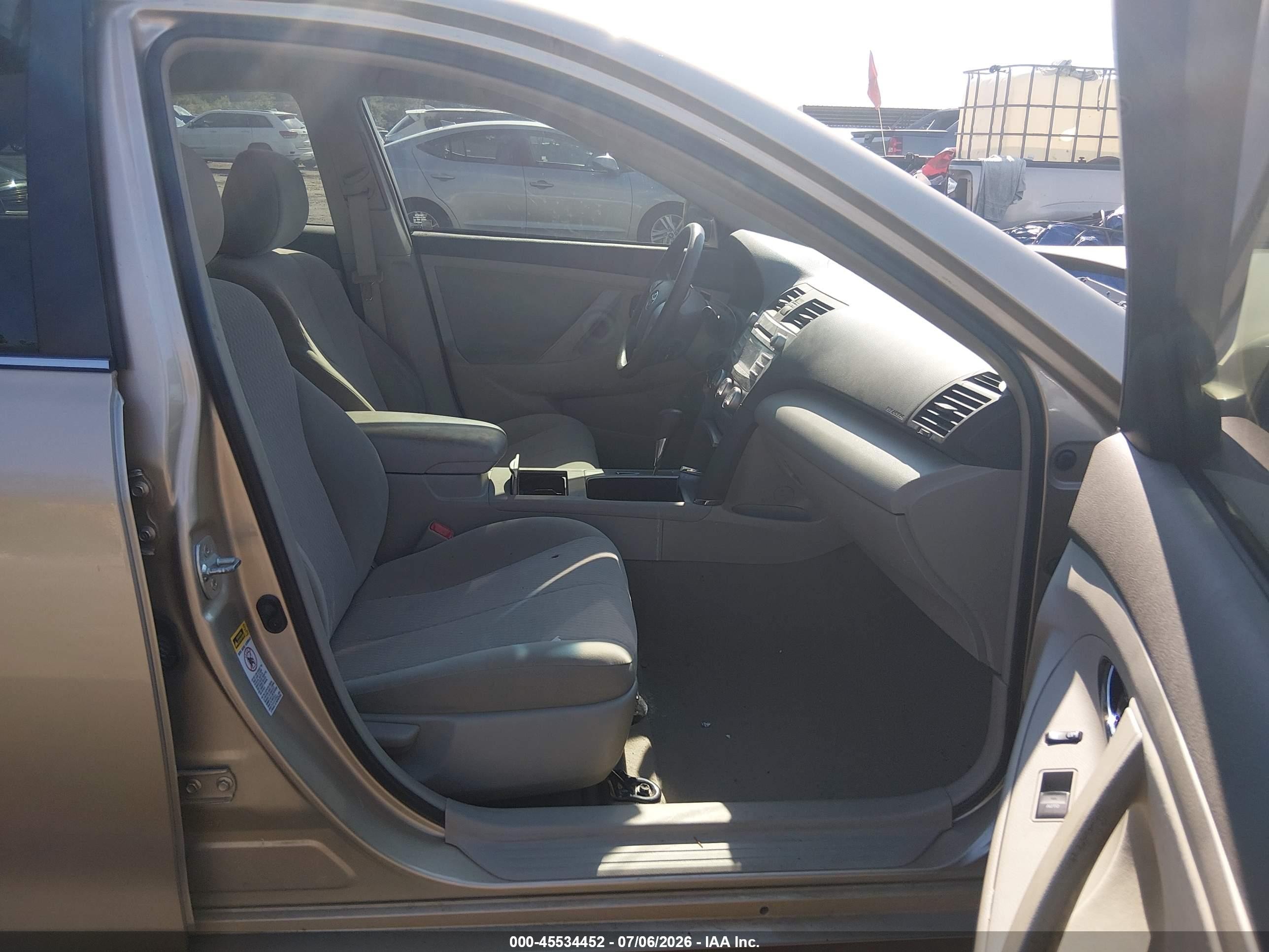 2011 Toyota Camry Le Beige vin: 4T1BF3EK6BU712913