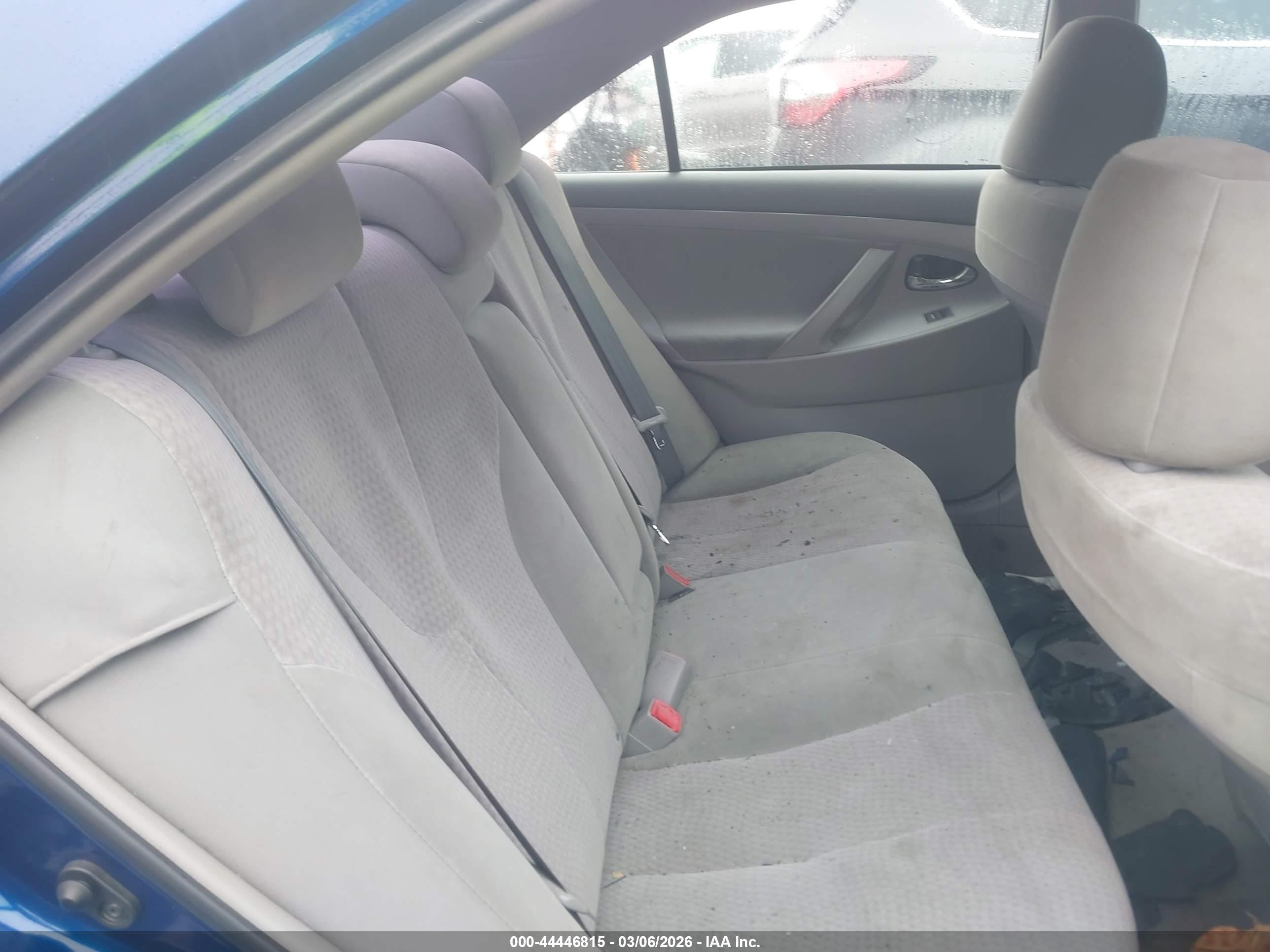 2011 Toyota Camry Le Blue vin: 4T1BF3EK6BU734619