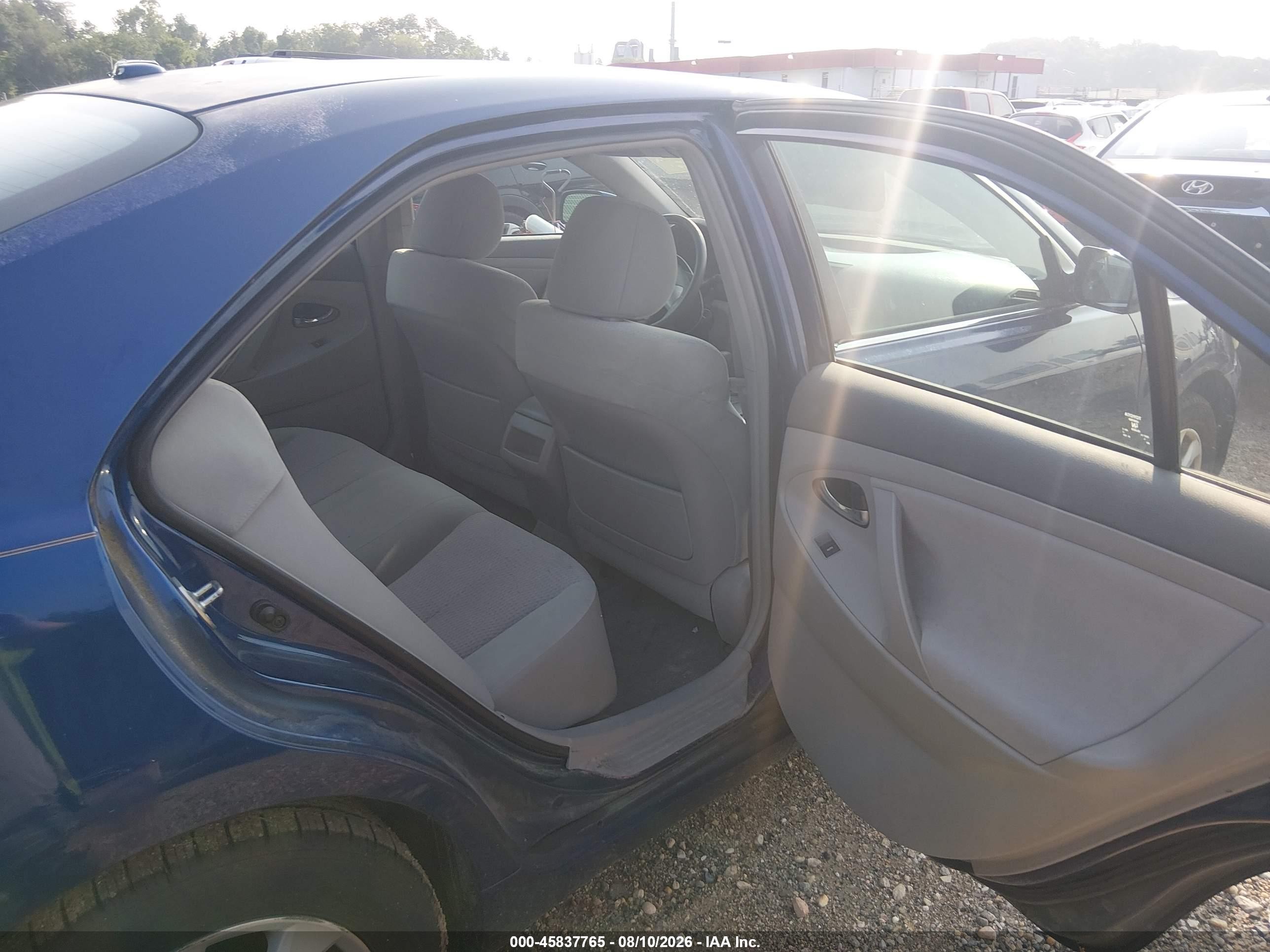 2011 Toyota Camry Le Blue vin: 4T1BF3EK6BU735057