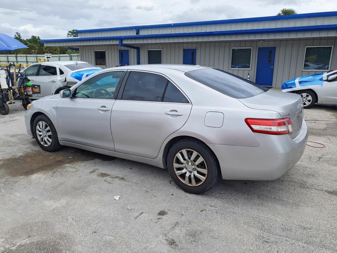 2011 Toyota Camry Le Silver vin: 4T1BF3EK6BU737634