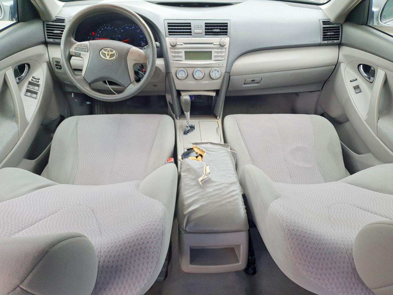 2011 Toyota Camry Le Silver vin: 4T1BF3EK6BU737634