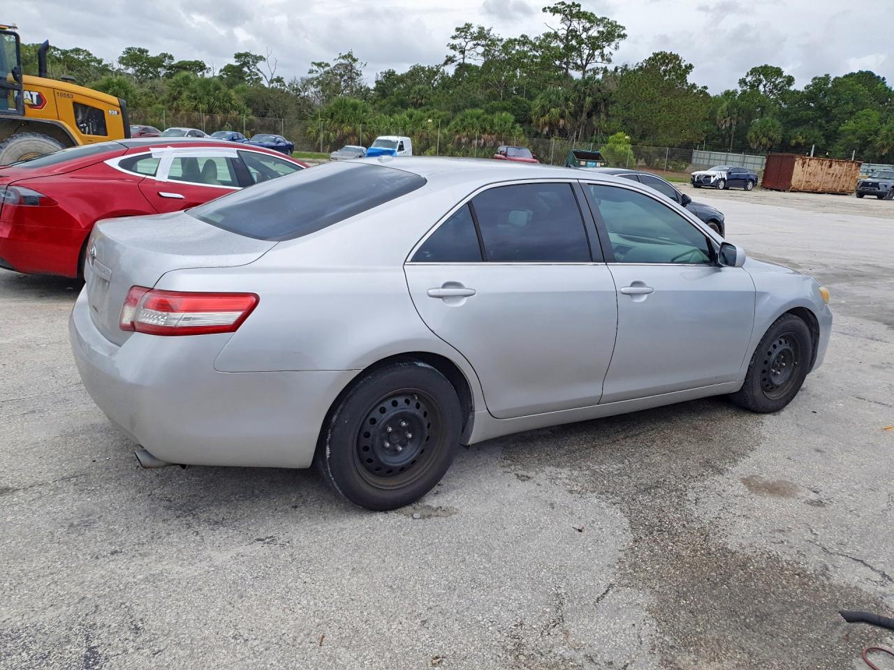 2011 Toyota Camry Le Silver vin: 4T1BF3EK6BU737634