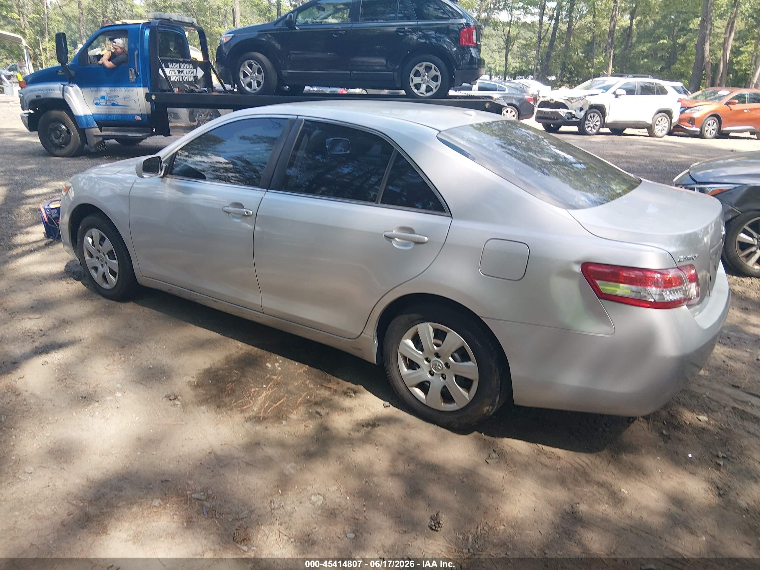2011 Toyota Camry Le Gray vin: 4T1BF3EK6BU739769