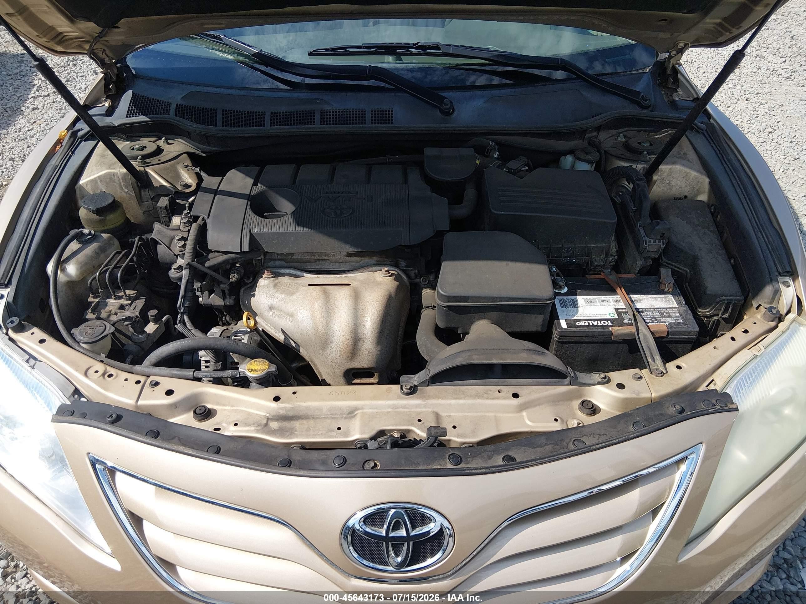 2011 Toyota Camry Le Gold vin: 4T1BF3EK6BU753610