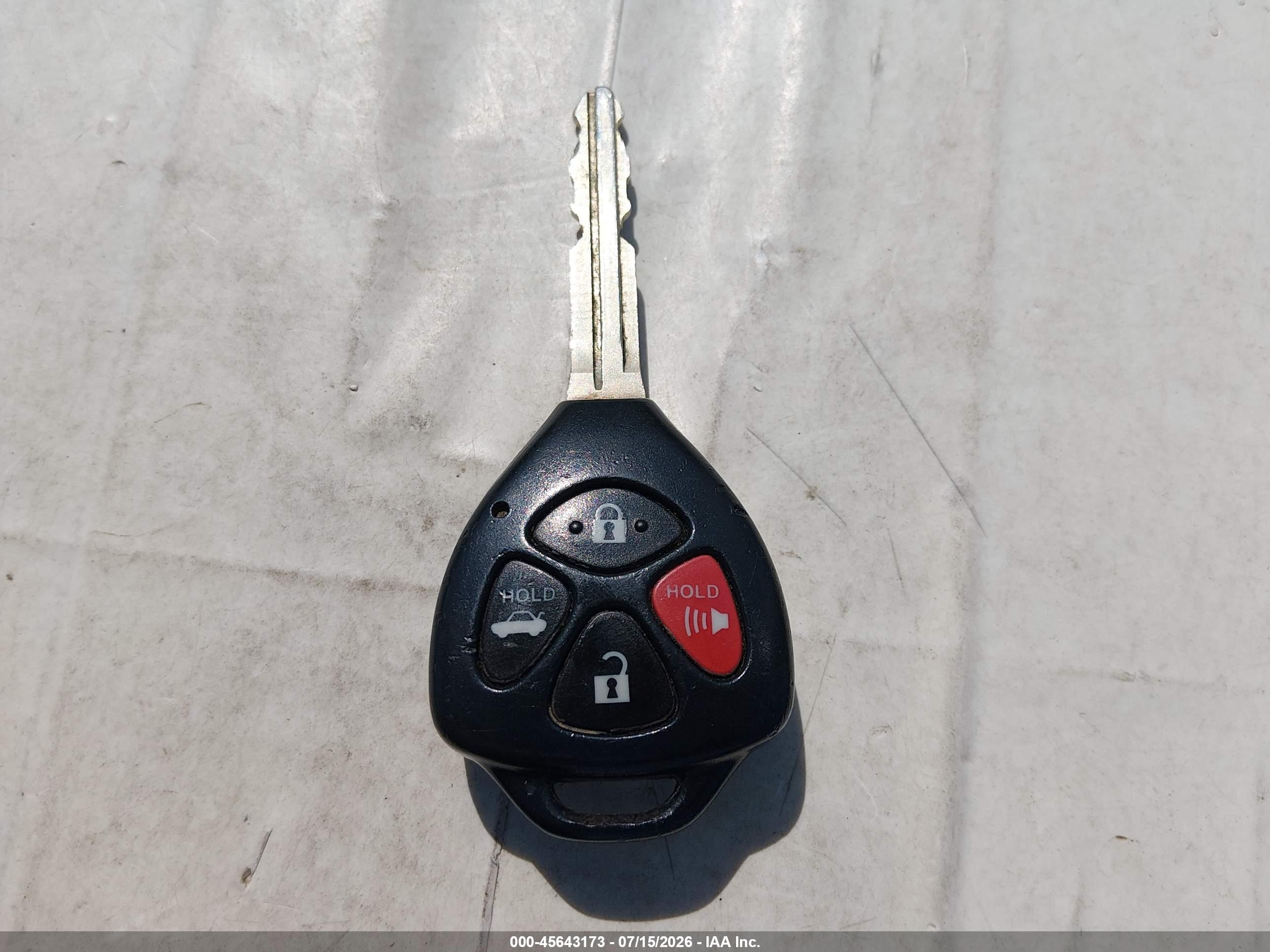 2011 Toyota Camry Le Gold vin: 4T1BF3EK6BU753610