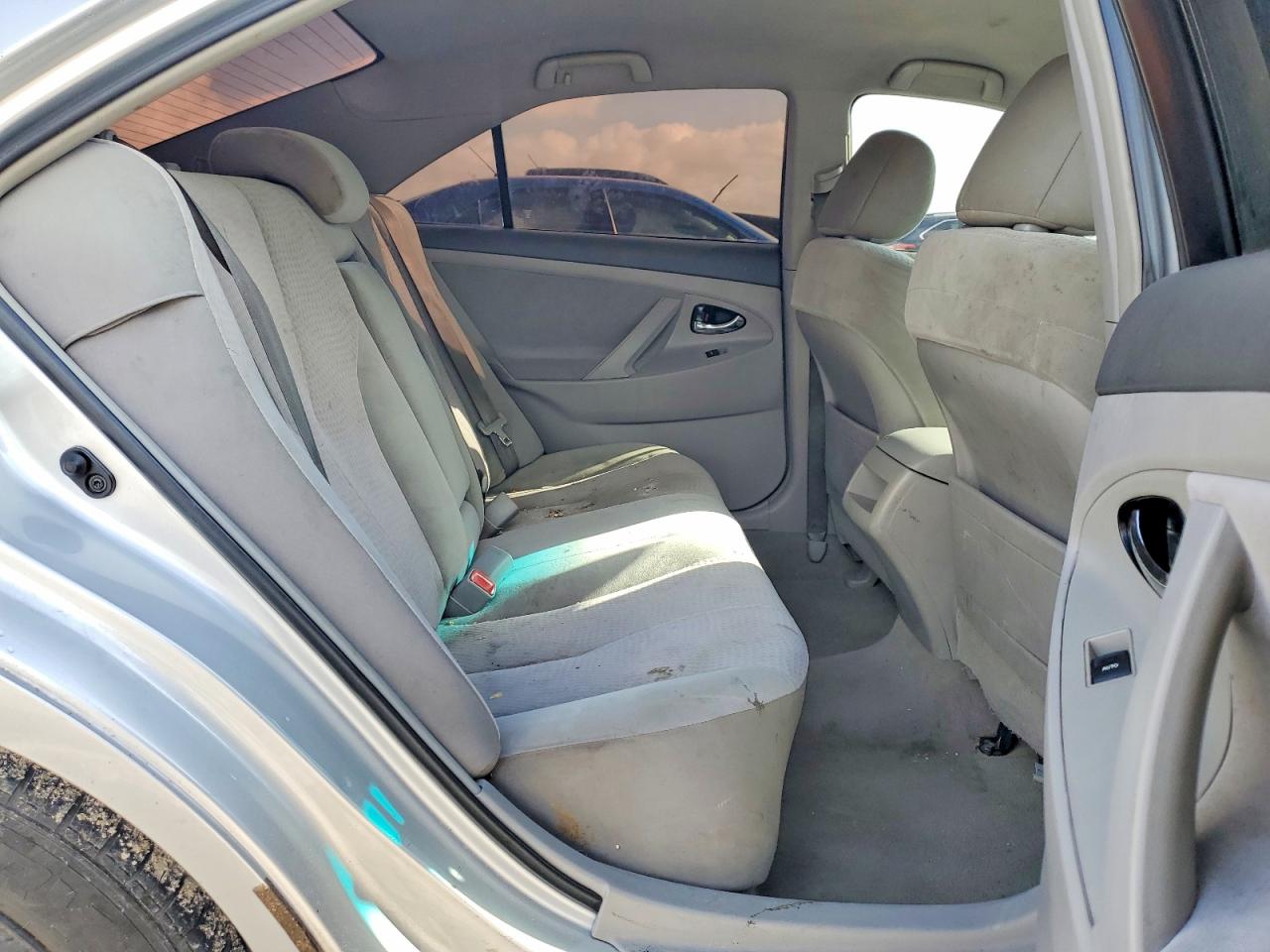 2011 Toyota Camry Le Silver vin: 4T1BF3EK6BU754689