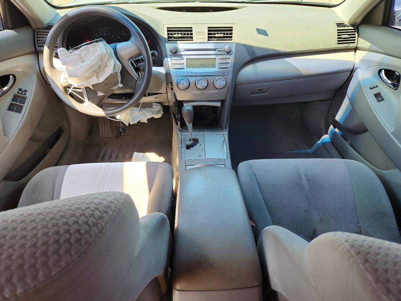 2011 Toyota Camry Le Silver vin: 4T1BF3EK6BU757706