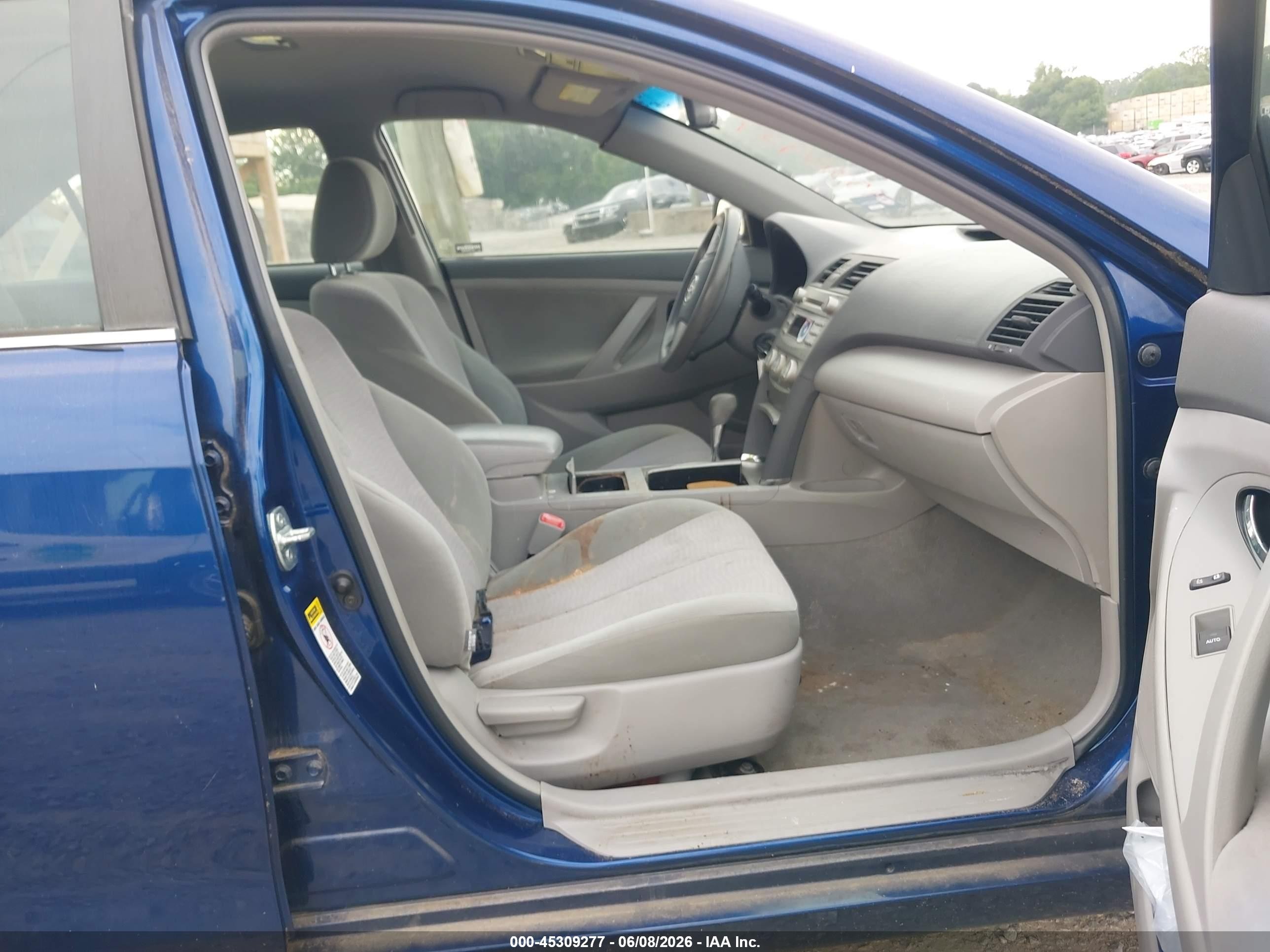2011 Toyota Camry Le Blue vin: 4T1BF3EK6BU761819