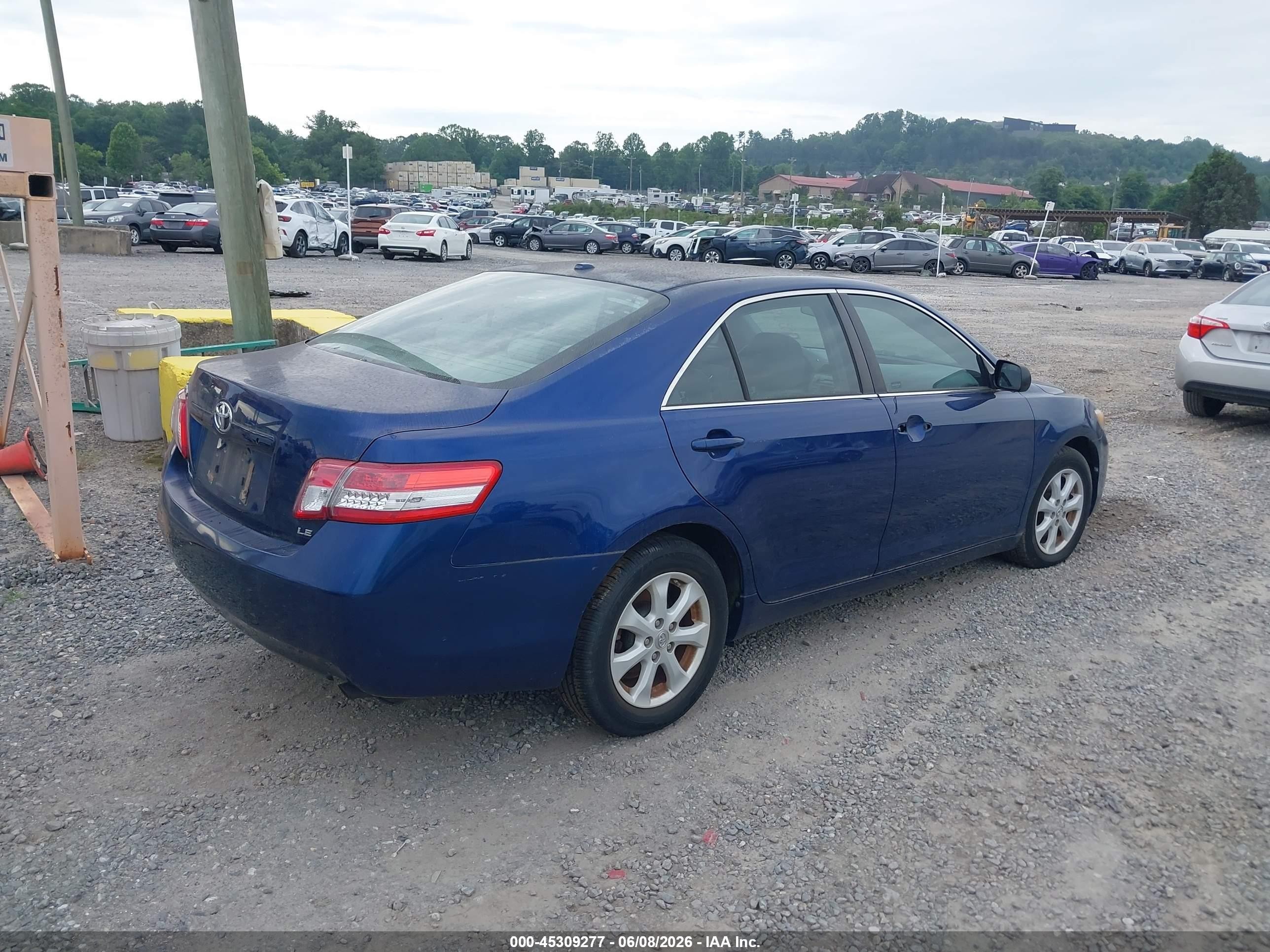 2011 Toyota Camry Le Blue vin: 4T1BF3EK6BU761819