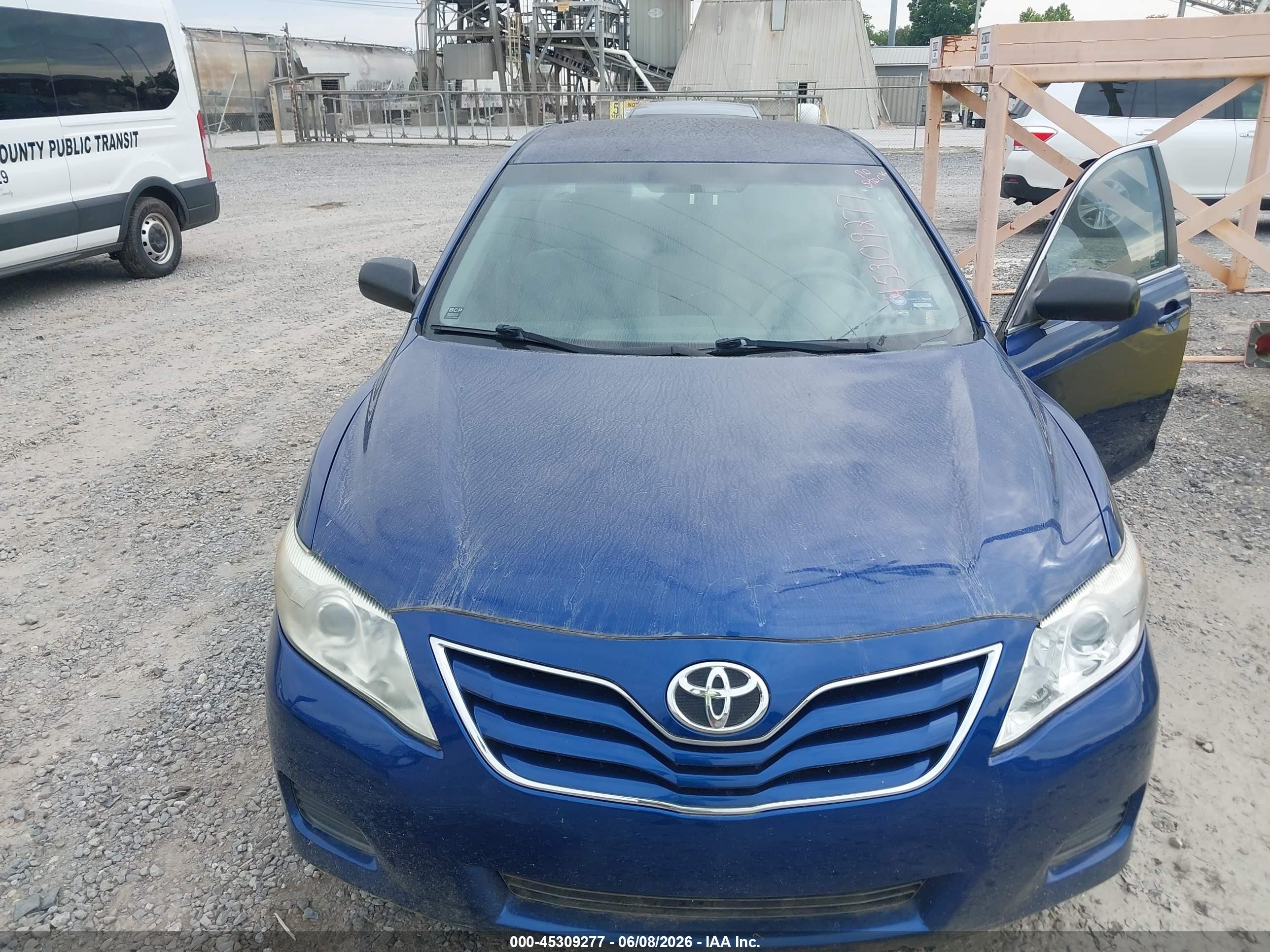 2011 Toyota Camry Le Blue vin: 4T1BF3EK6BU761819
