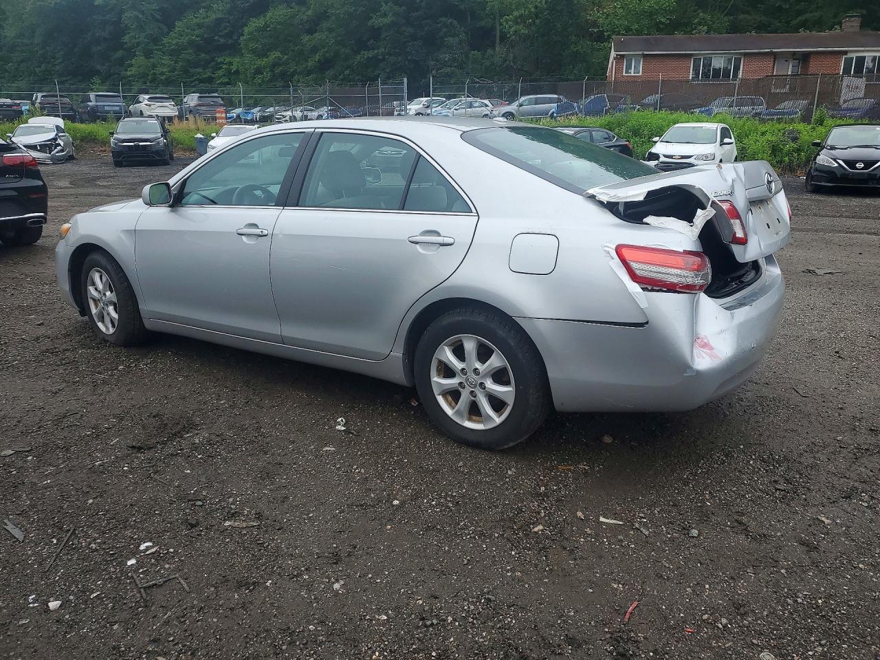 2010 Toyota Camry Le Silver vin: 4T1BF3EK7AU004023
