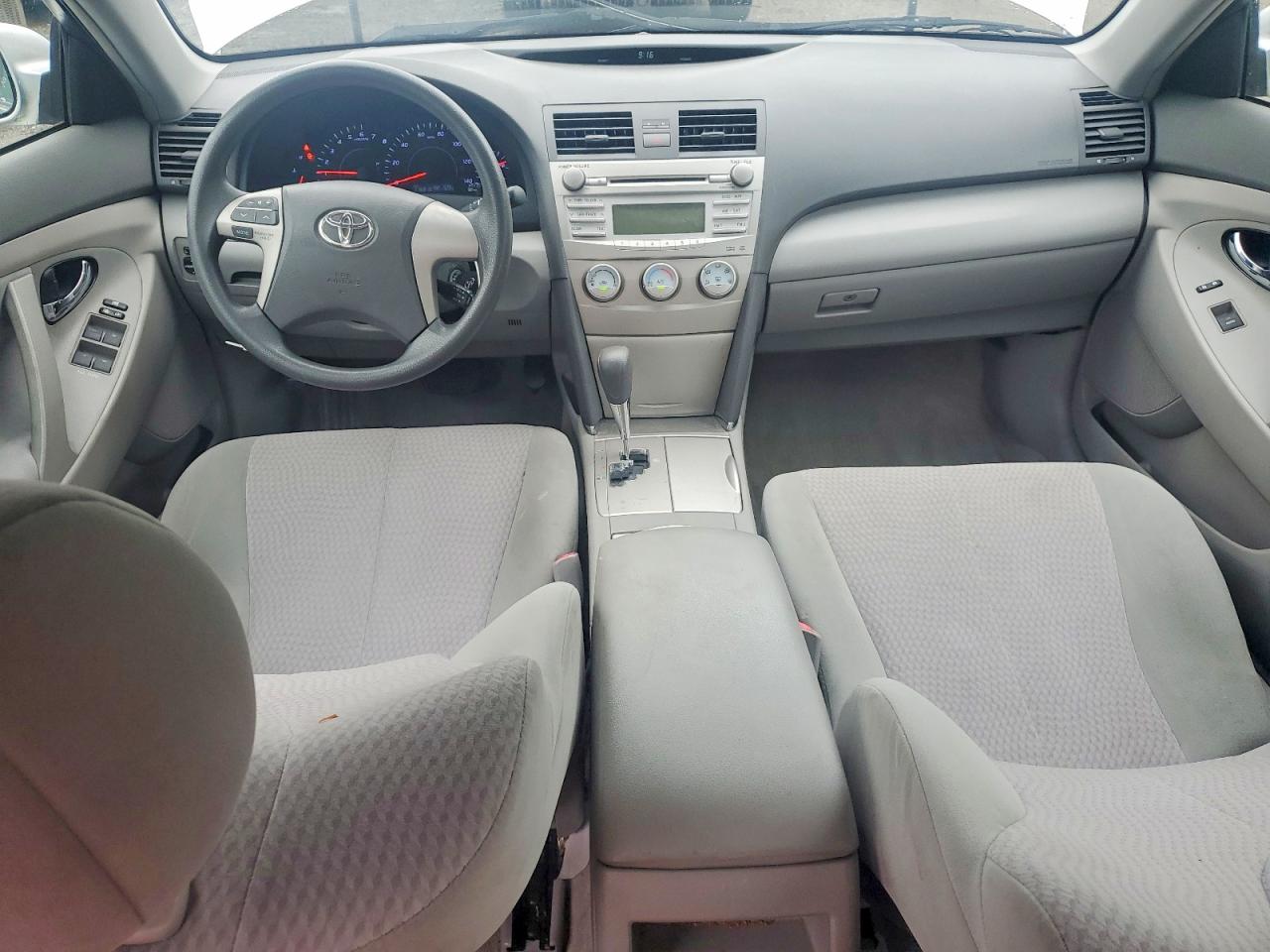 2010 Toyota Camry Le Silver vin: 4T1BF3EK7AU004023