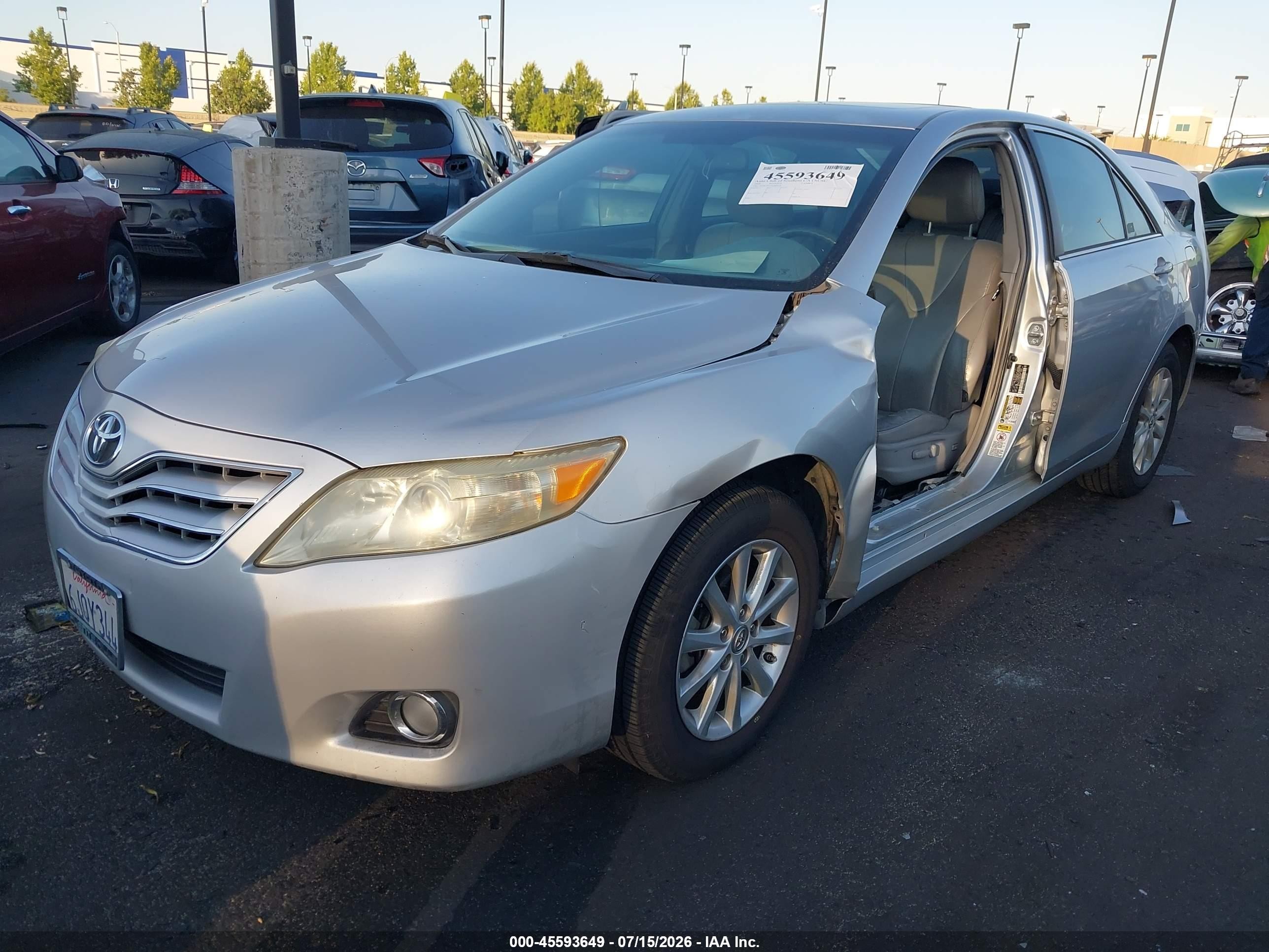 2010 Toyota Camry Xle Silver vin: 4T1BF3EK7AU009478