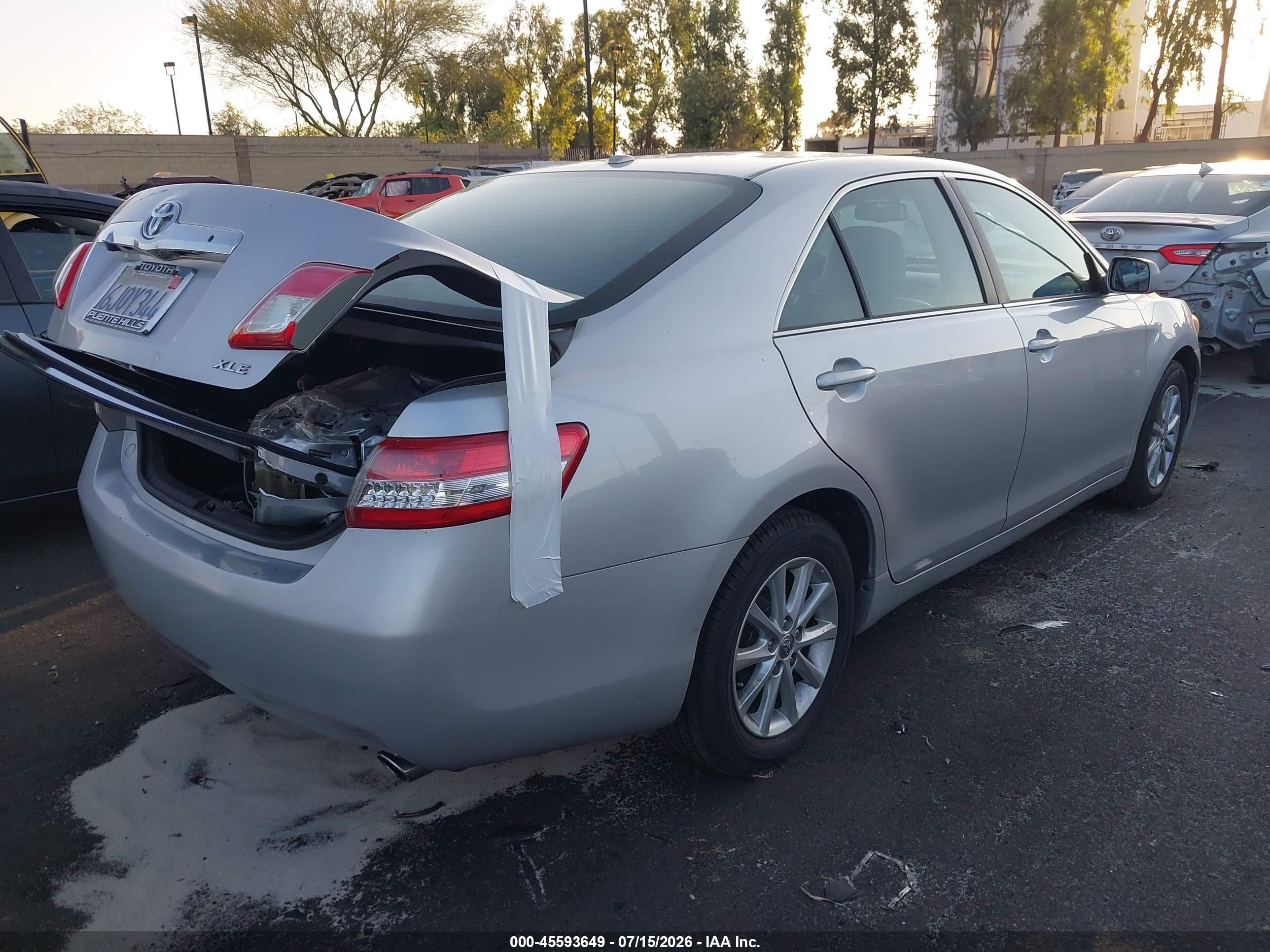 2010 Toyota Camry Xle Silver vin: 4T1BF3EK7AU009478