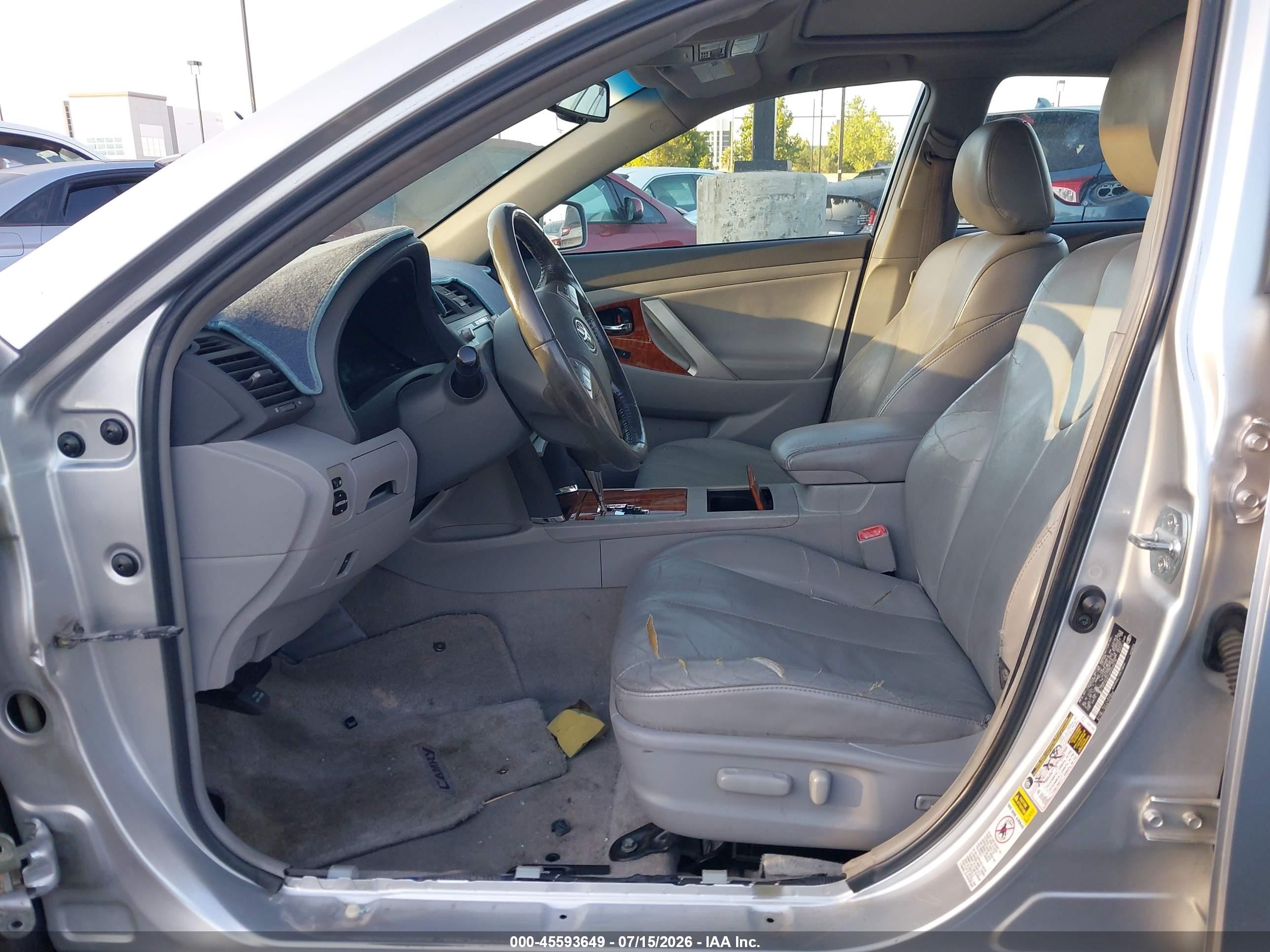 2010 Toyota Camry Xle Silver vin: 4T1BF3EK7AU009478