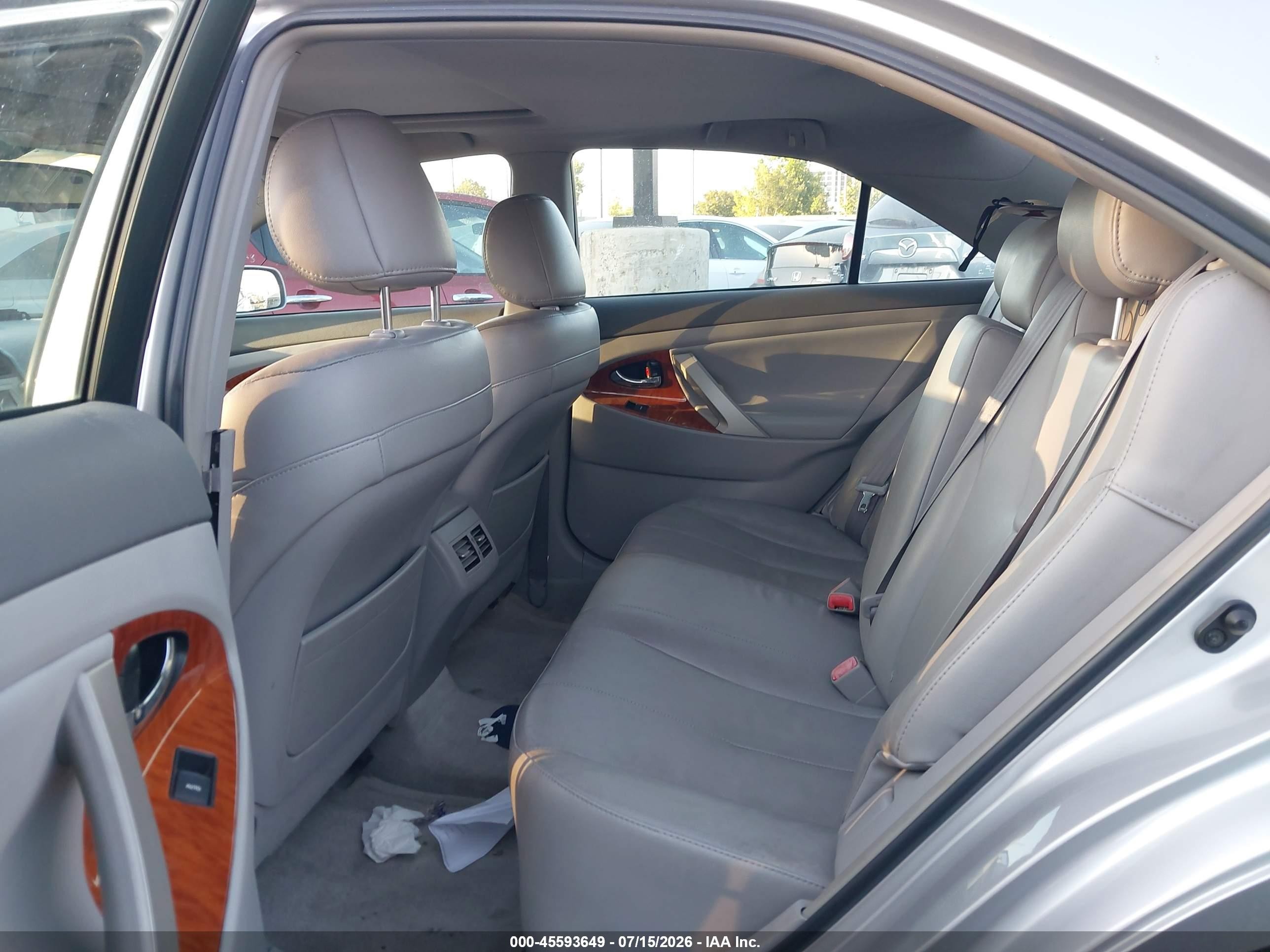 2010 Toyota Camry Xle Silver vin: 4T1BF3EK7AU009478