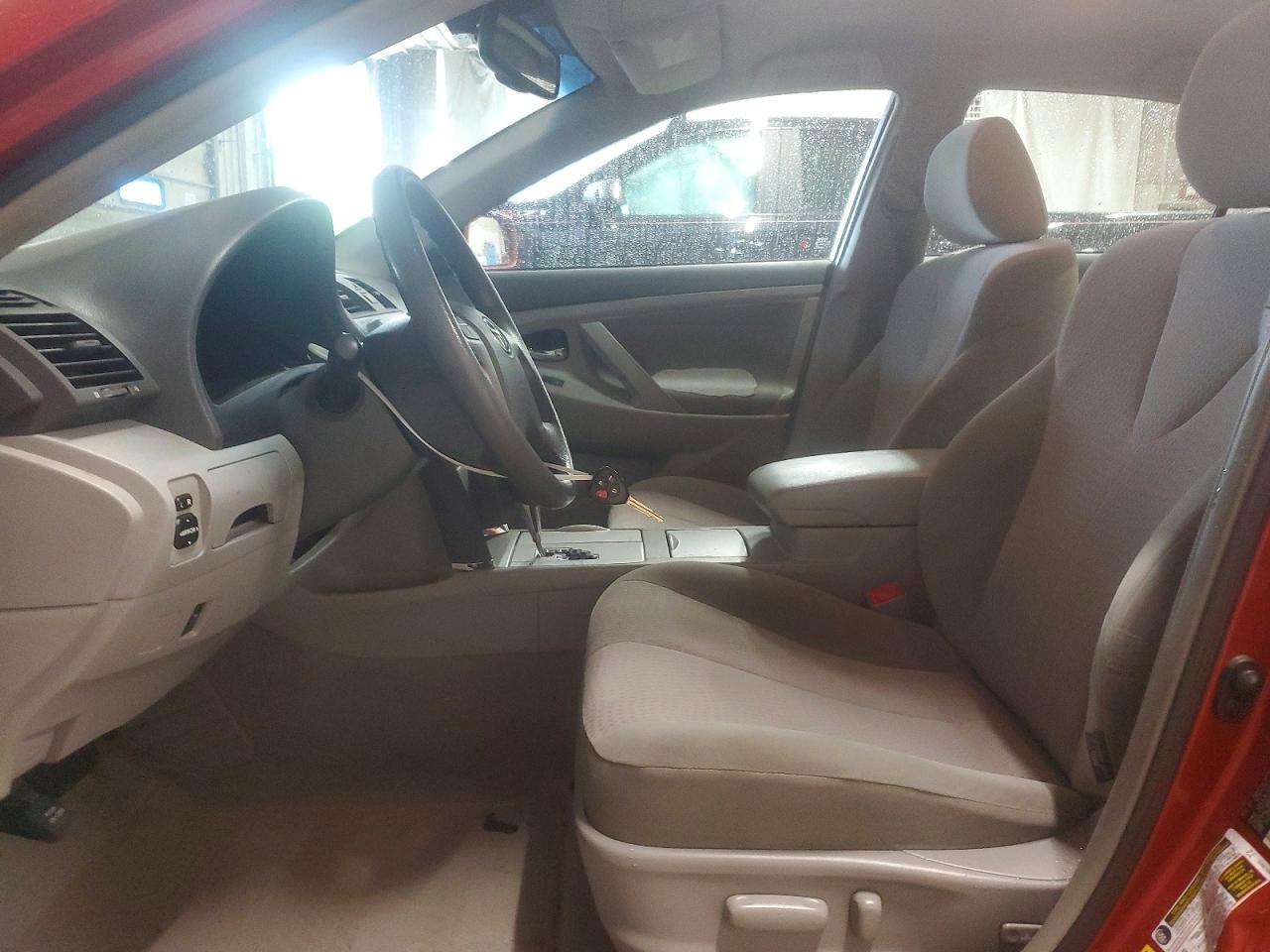 2010 Toyota Camry Le Red vin: 4T1BF3EK7AU024465