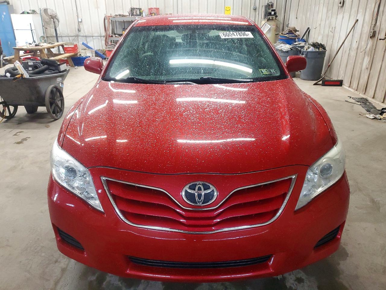 2010 Toyota Camry Le Red vin: 4T1BF3EK7AU024465