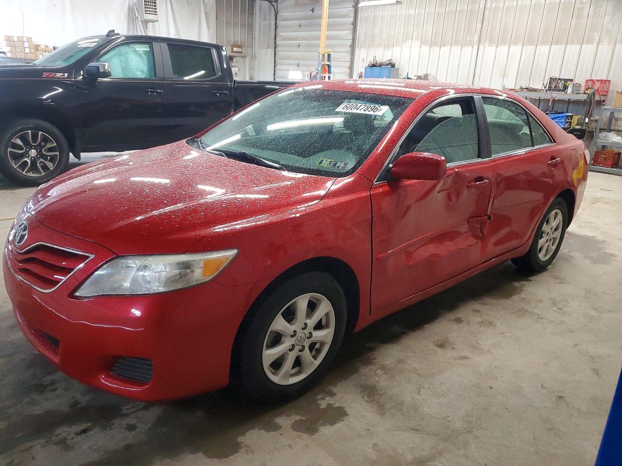 2010 Toyota Camry Le Red vin: 4T1BF3EK7AU024465