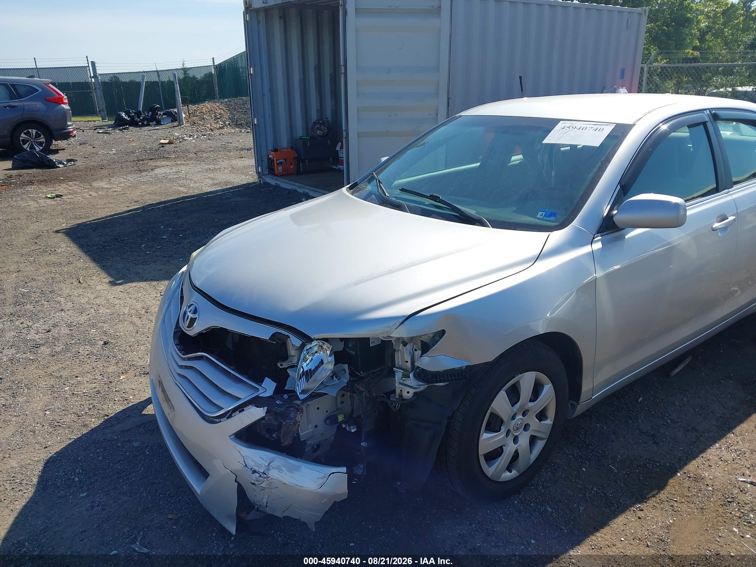 2010 Toyota Camry Le Silver vin: 4T1BF3EK7AU033442