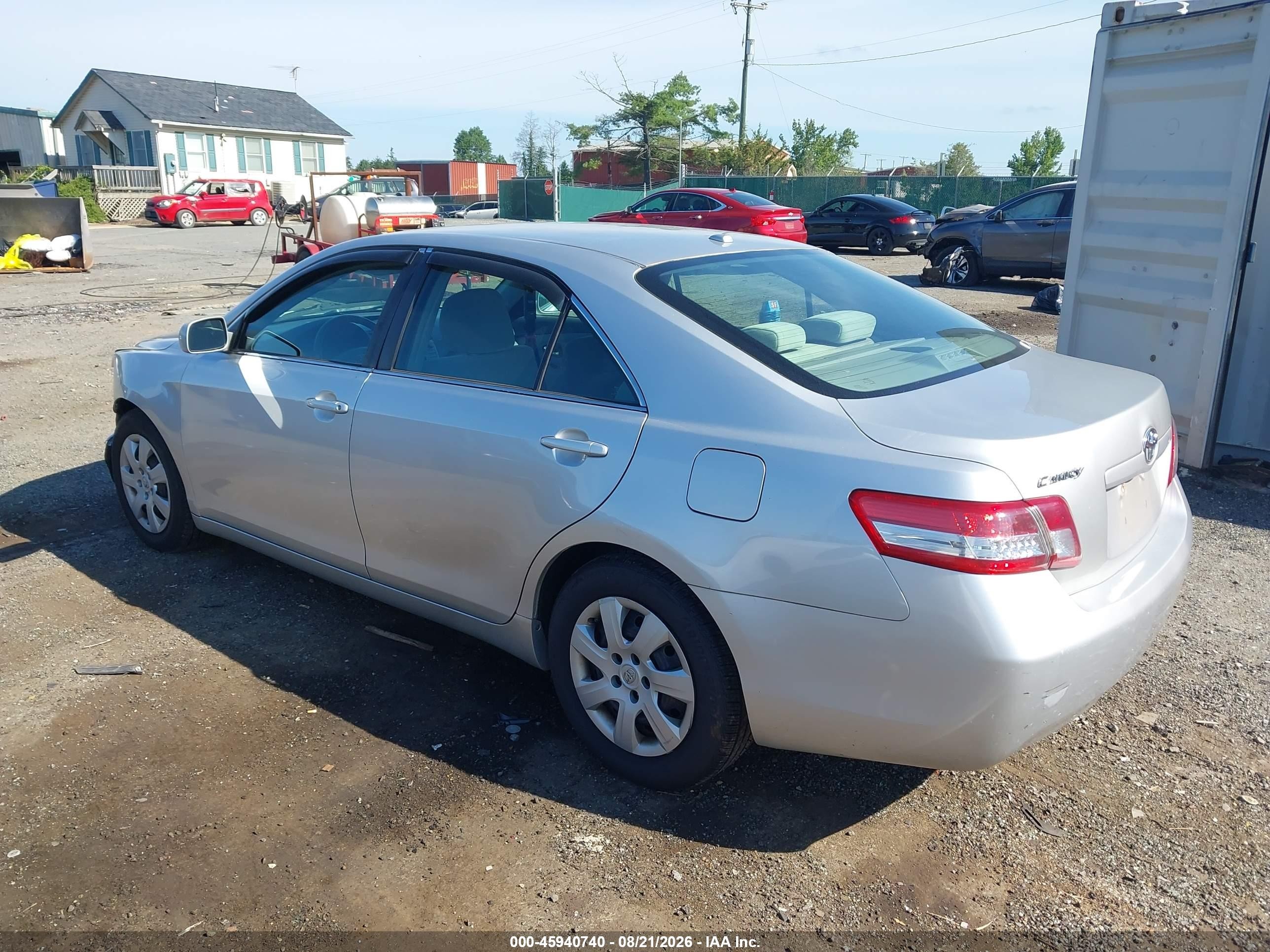 2010 Toyota Camry Le Silver vin: 4T1BF3EK7AU033442