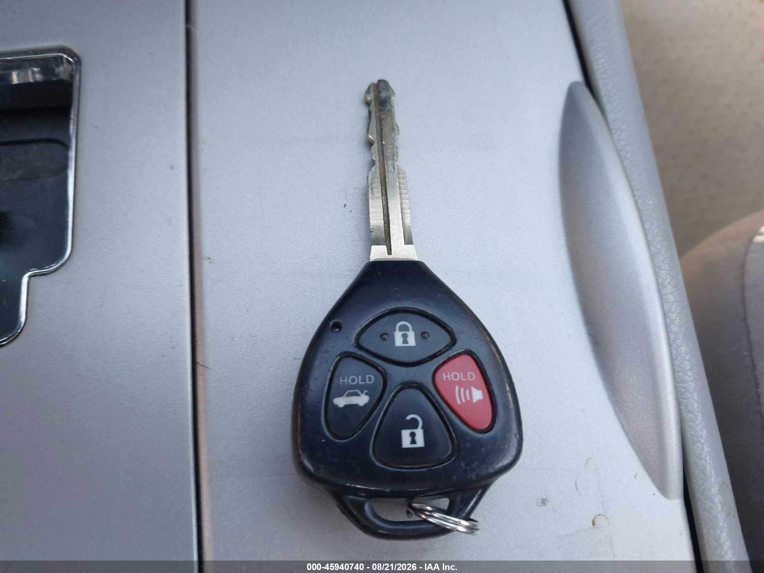 2010 Toyota Camry Le Silver vin: 4T1BF3EK7AU033442