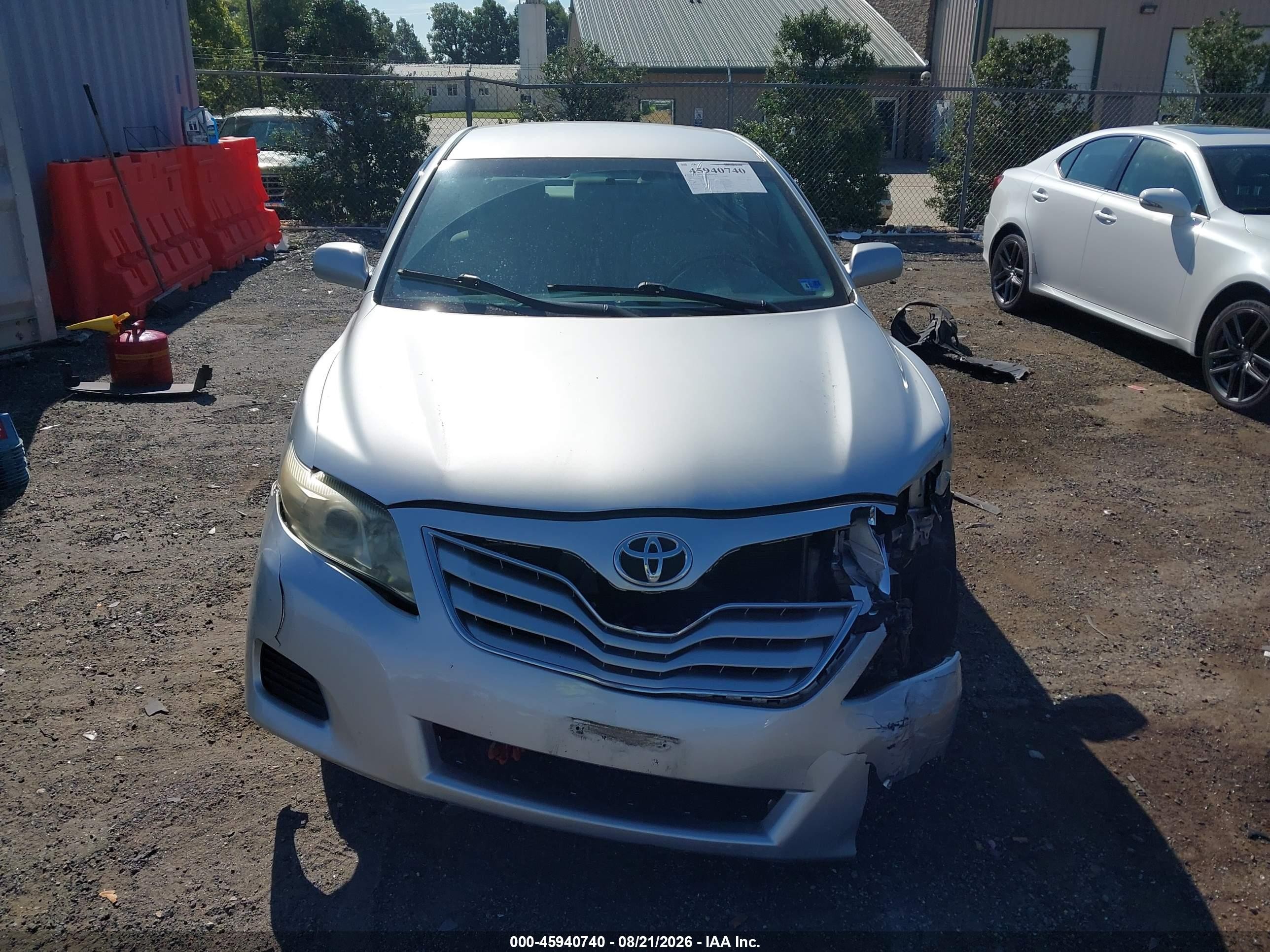2010 Toyota Camry Le Silver vin: 4T1BF3EK7AU033442