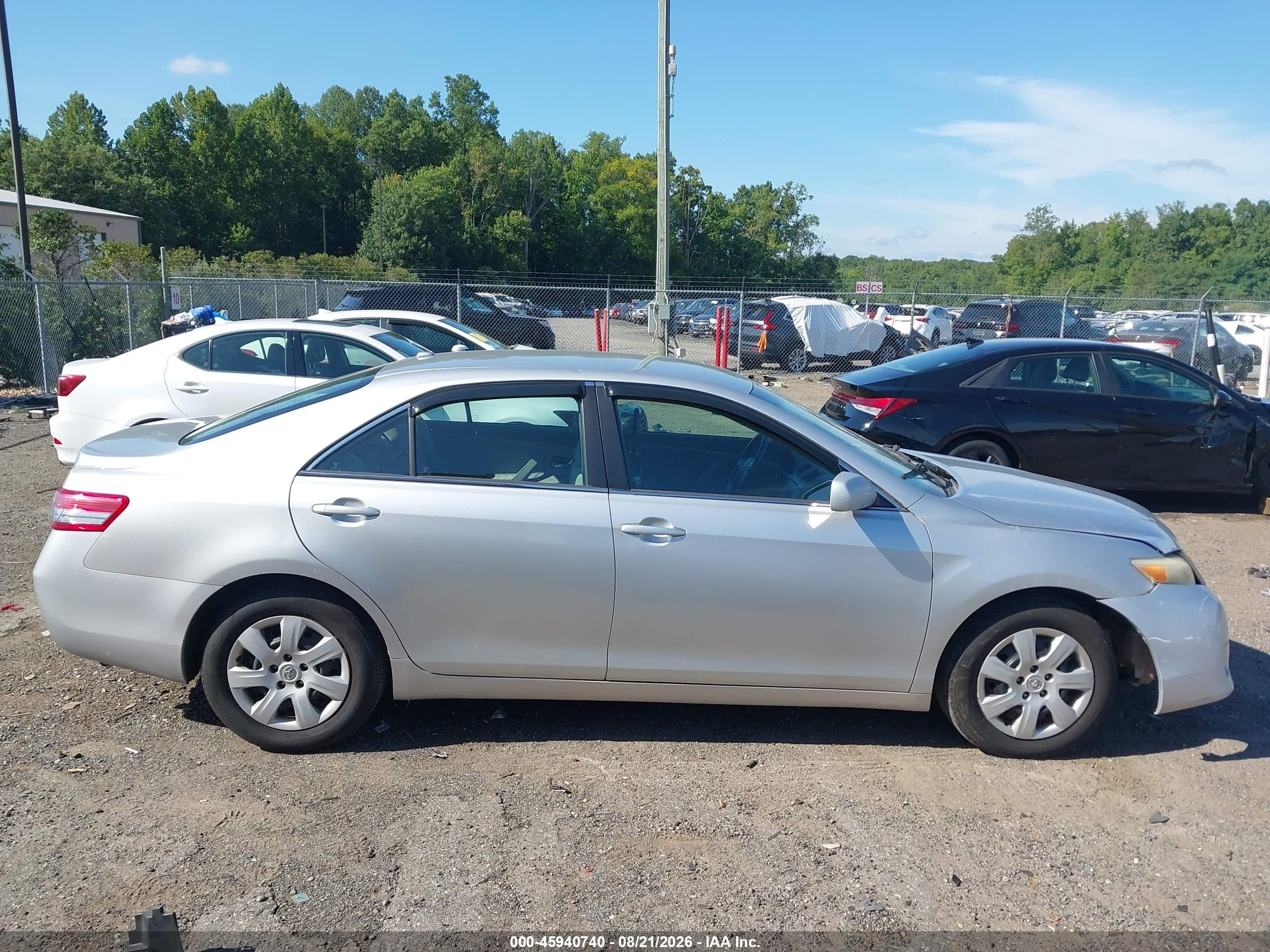 2010 Toyota Camry Le Silver vin: 4T1BF3EK7AU033442