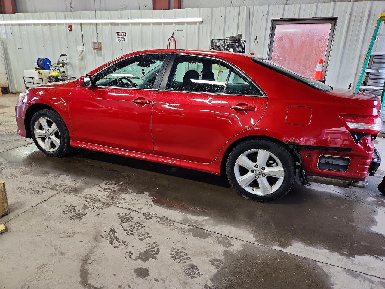 2010 Toyota Camry Se Red vin: 4T1BF3EK7AU051097