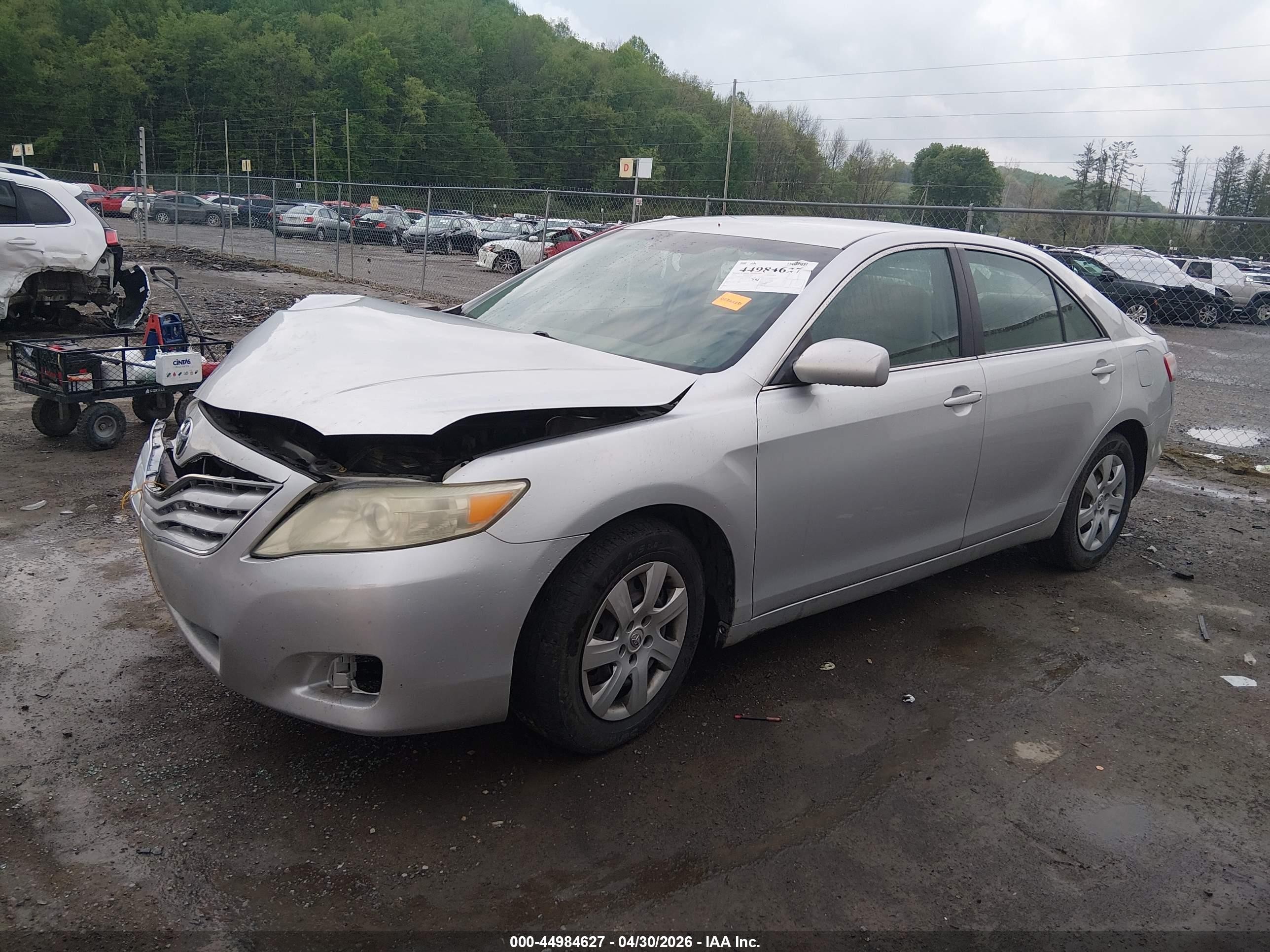2010 Toyota Camry Le Silver vin: 4T1BF3EK7AU057529