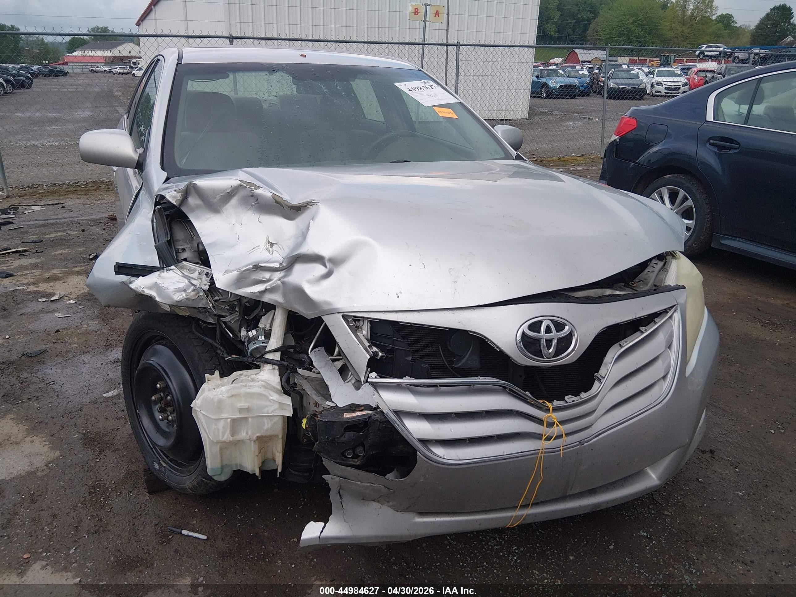2010 Toyota Camry Le Silver vin: 4T1BF3EK7AU057529
