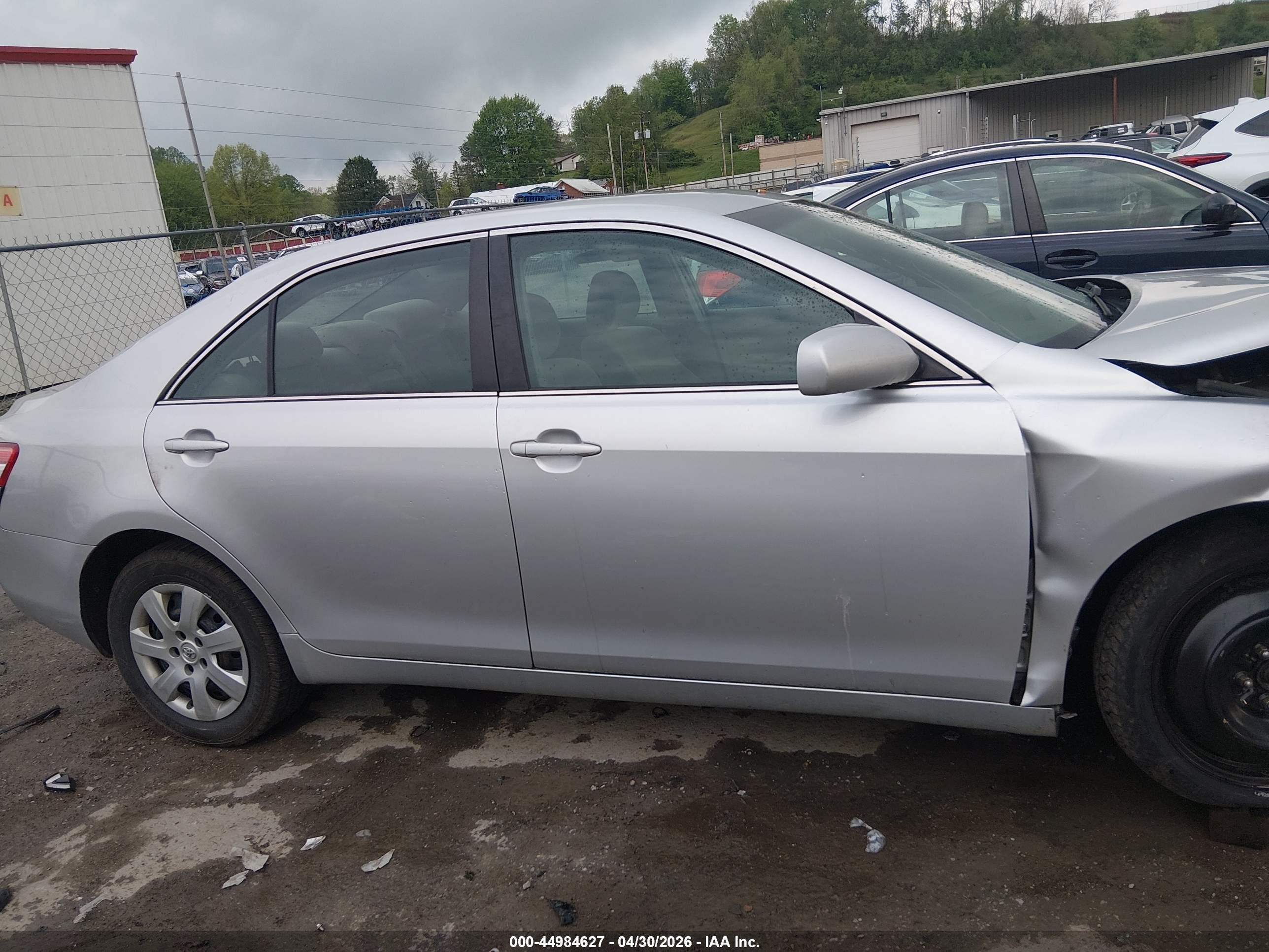 2010 Toyota Camry Le Silver vin: 4T1BF3EK7AU057529