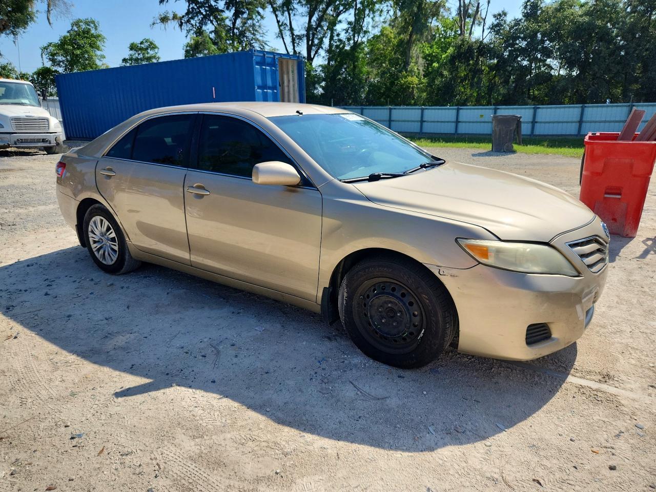 2010 Toyota Camry Base Золотой vin: 4T1BF3EK7AU070765