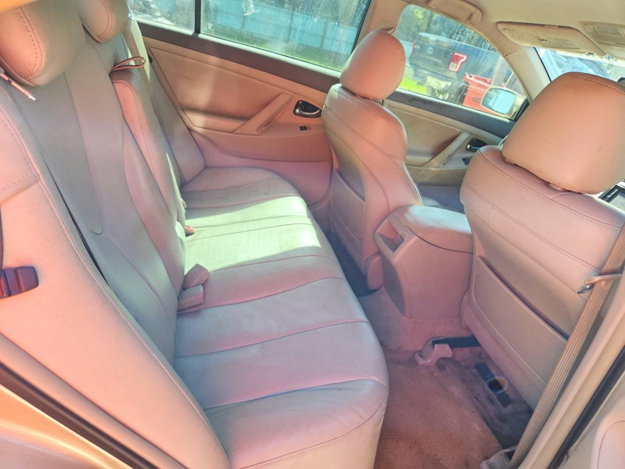 2010 Toyota Camry Base Золотой vin: 4T1BF3EK7AU070765