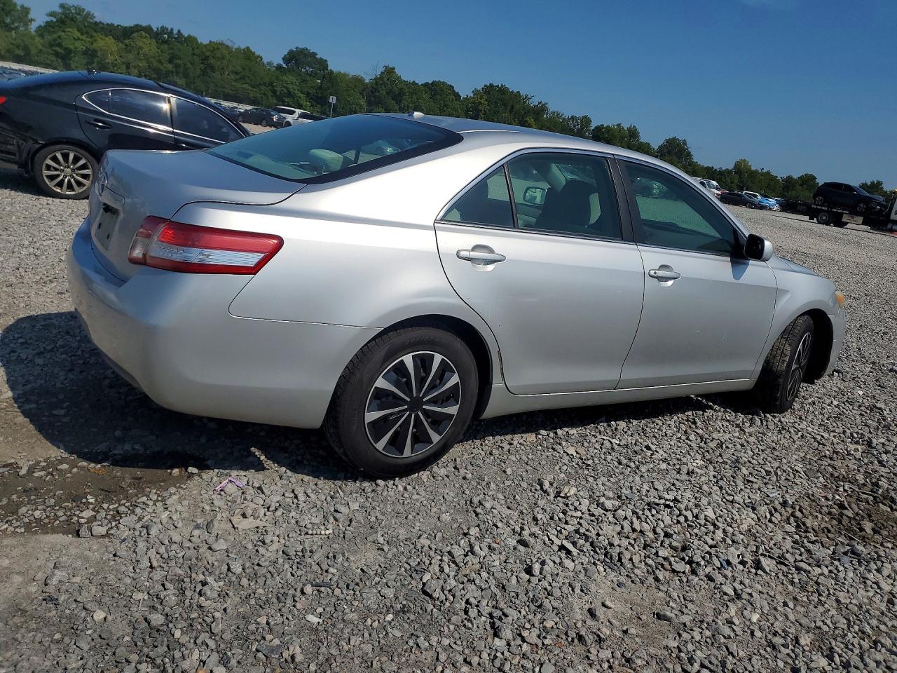 2010 Toyota Camry Base Silver vin: 4T1BF3EK7AU077117