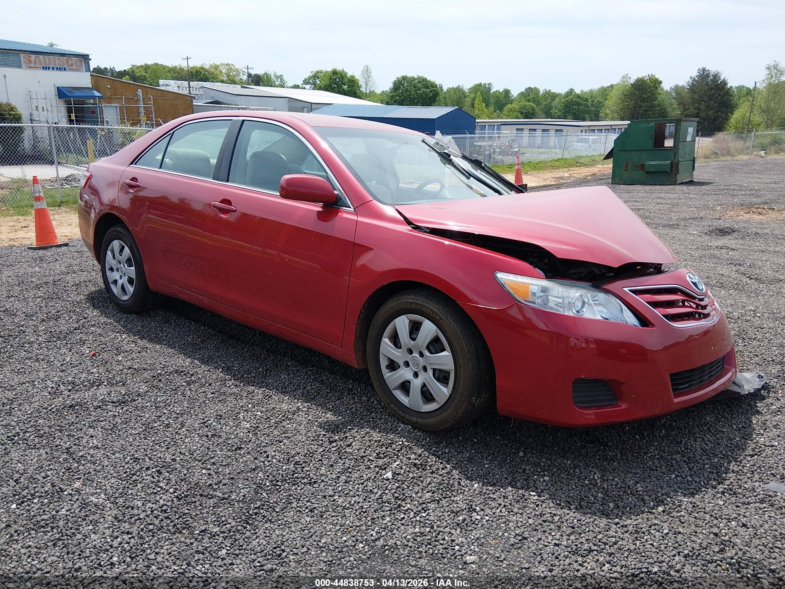 2010 Toyota Camry Le Red vin: 4T1BF3EK7AU084407