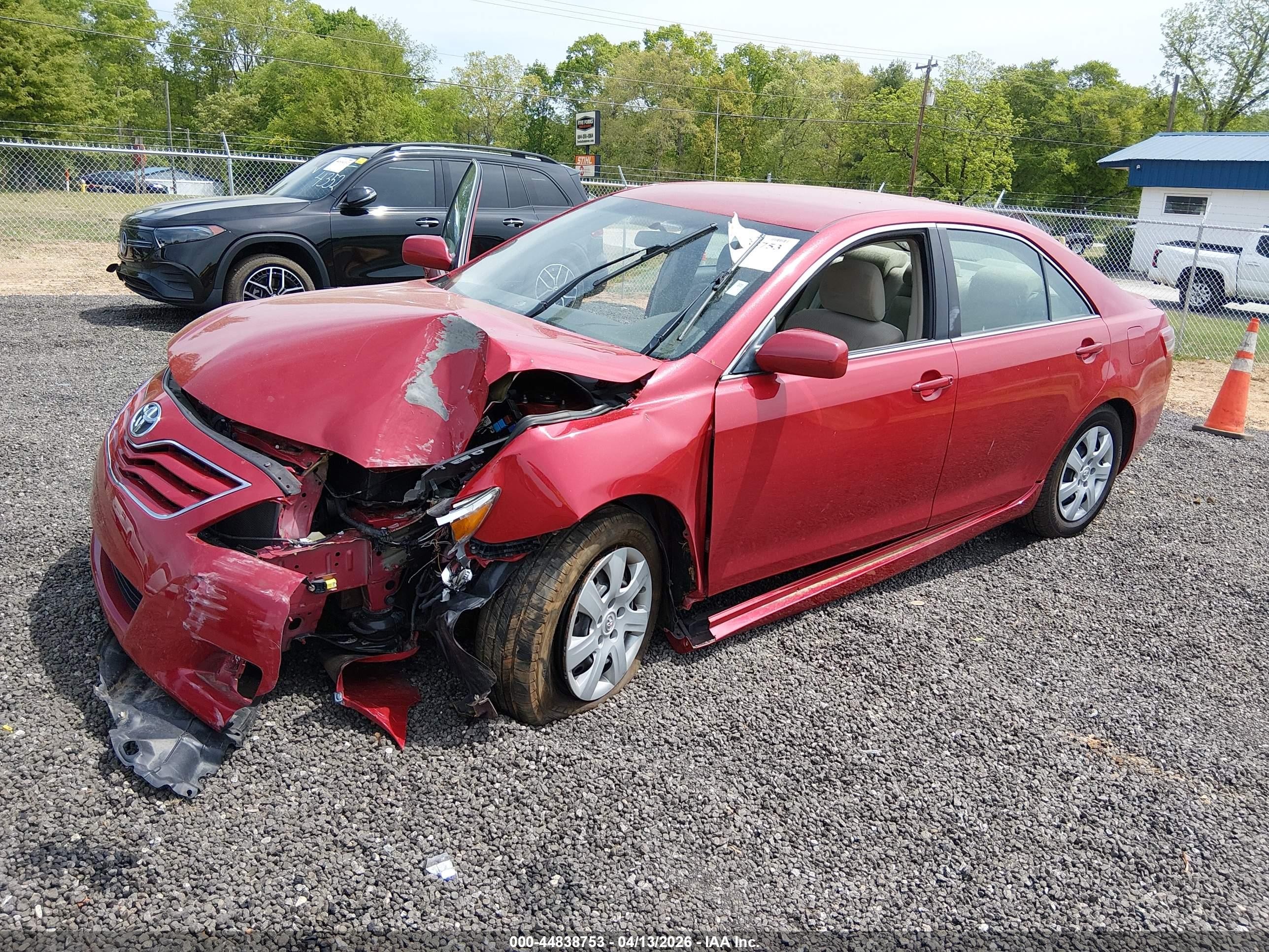 2010 Toyota Camry Le Red vin: 4T1BF3EK7AU084407