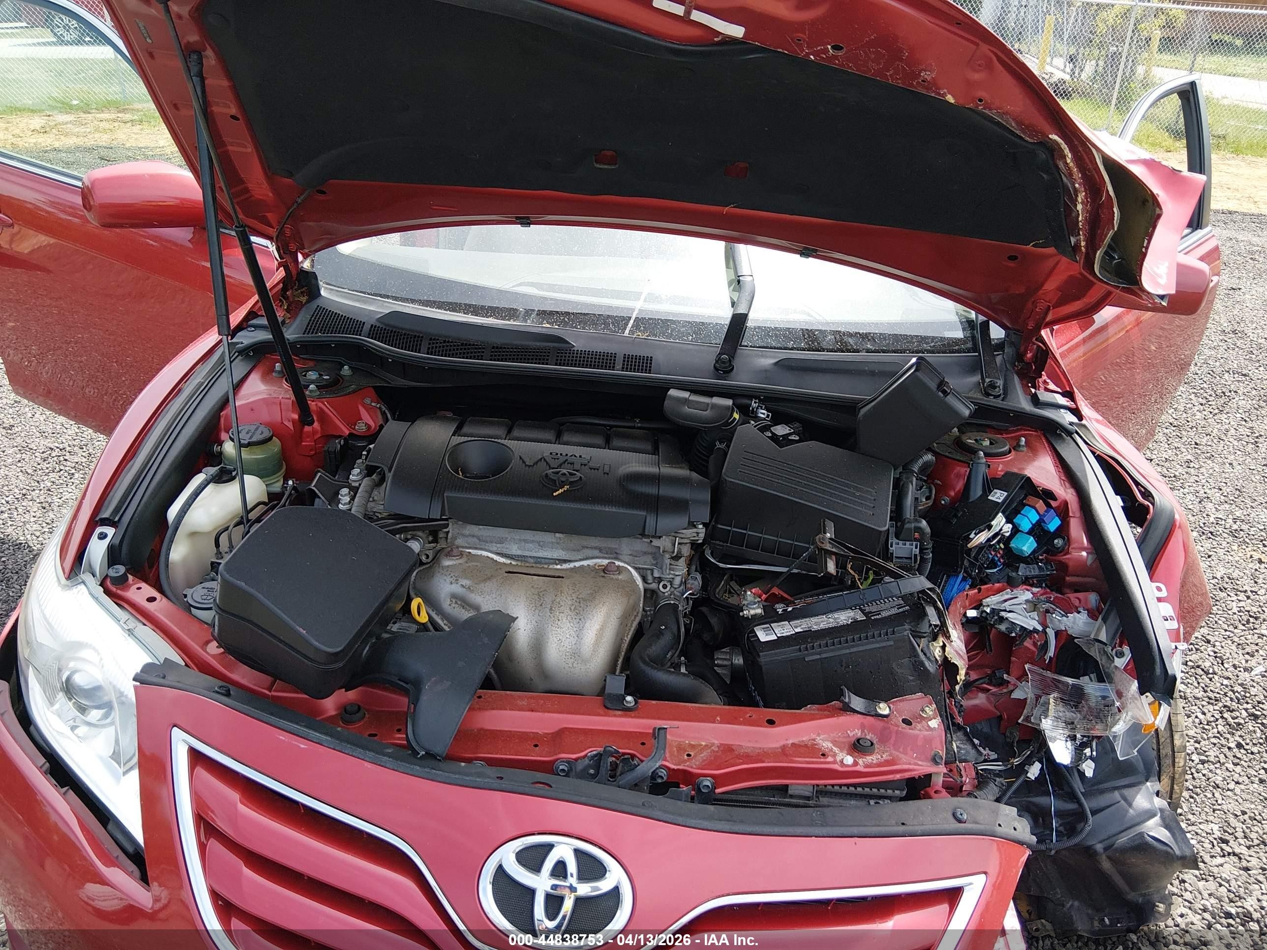 2010 Toyota Camry Le Red vin: 4T1BF3EK7AU084407