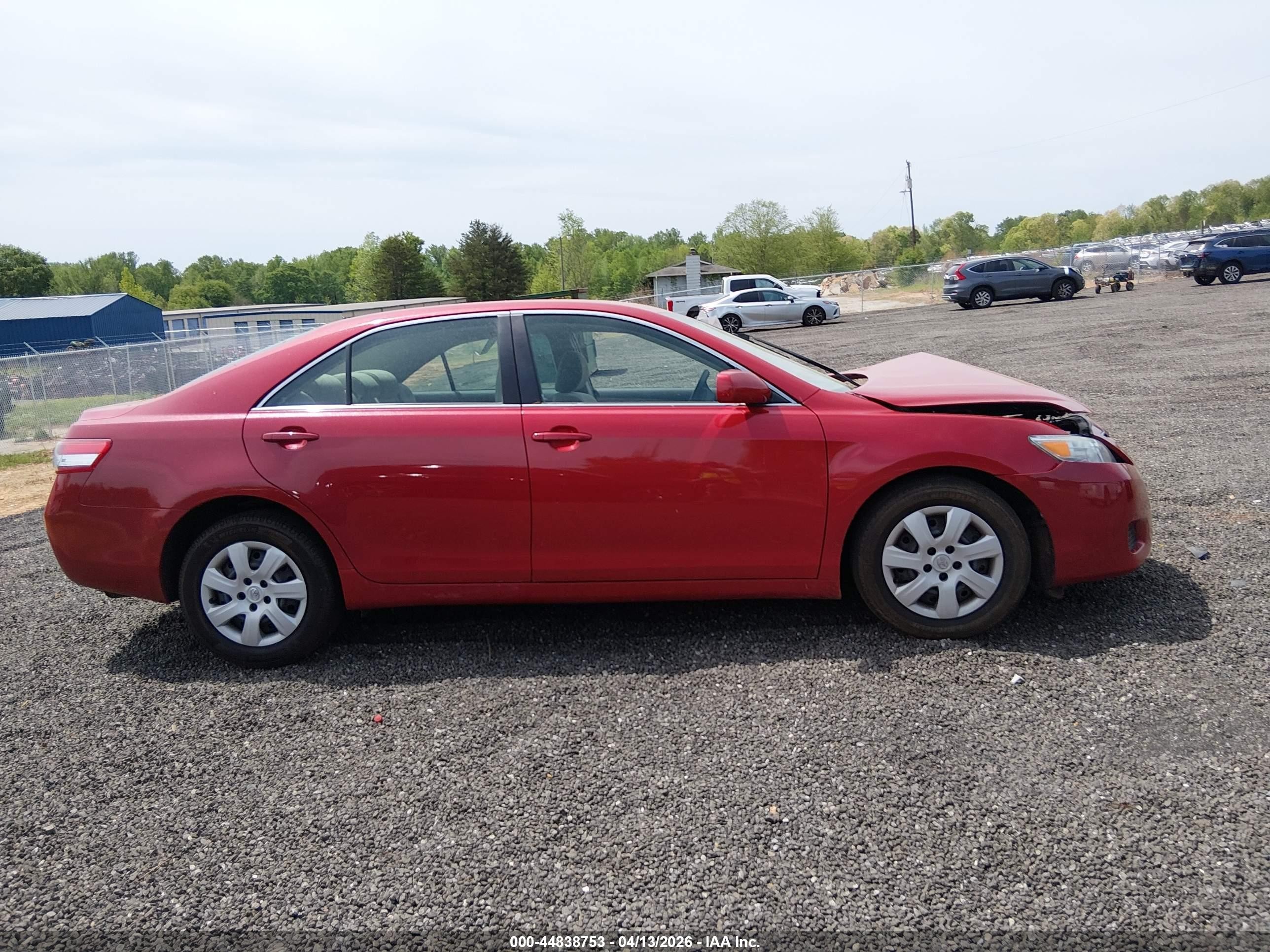 2010 Toyota Camry Le Red vin: 4T1BF3EK7AU084407
