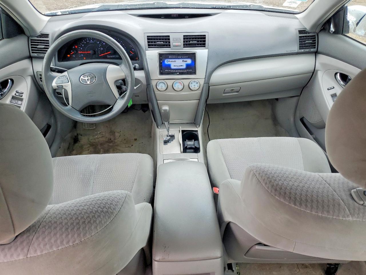 2010 Toyota Camry Le Silver vin: 4T1BF3EK7AU095035
