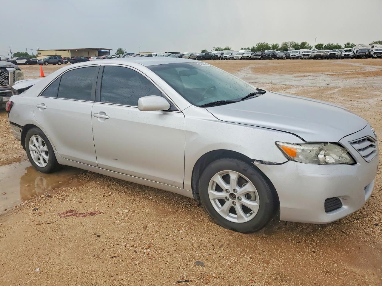 2010 Toyota Camry Le Silver vin: 4T1BF3EK7AU097142