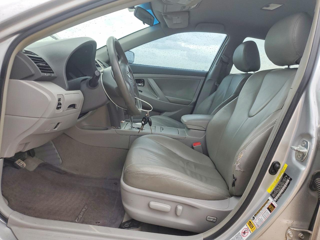 2010 Toyota Camry Le Silver vin: 4T1BF3EK7AU097142