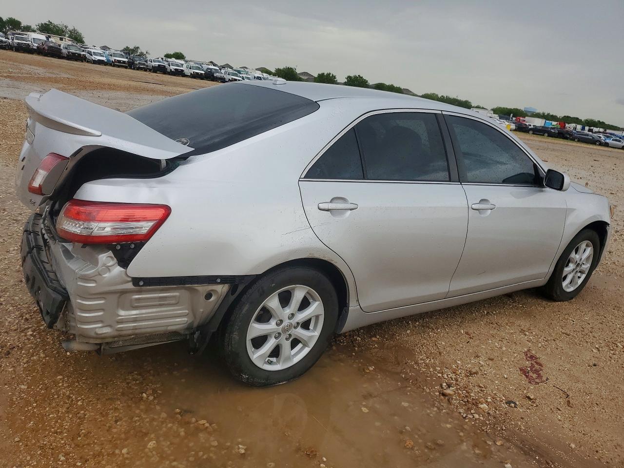 2010 Toyota Camry Le Silver vin: 4T1BF3EK7AU097142