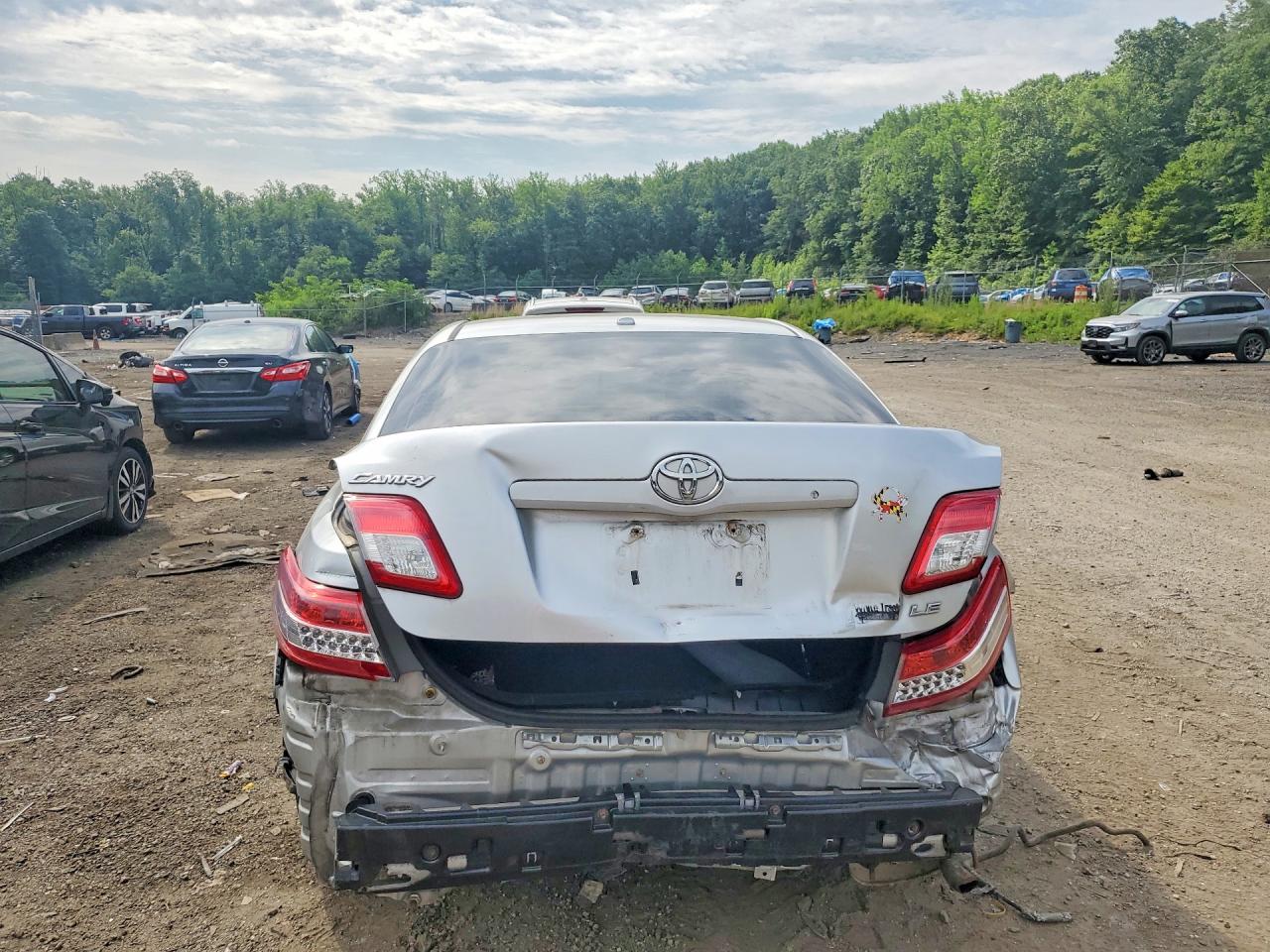 2010 Toyota Camry Le Silver vin: 4T1BF3EK7AU509821