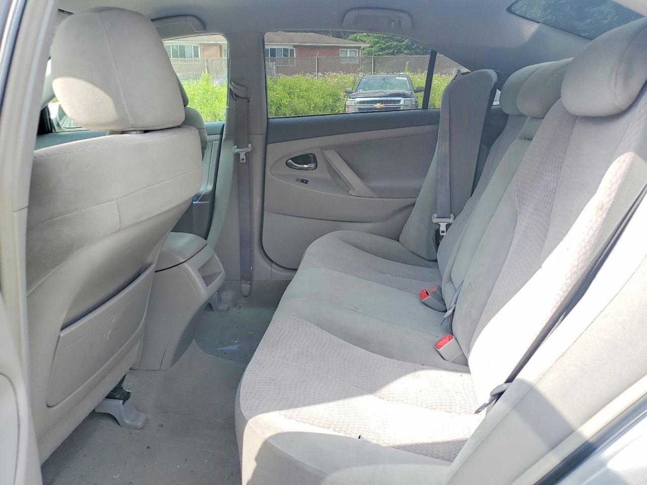 2010 Toyota Camry Le Silver vin: 4T1BF3EK7AU509821