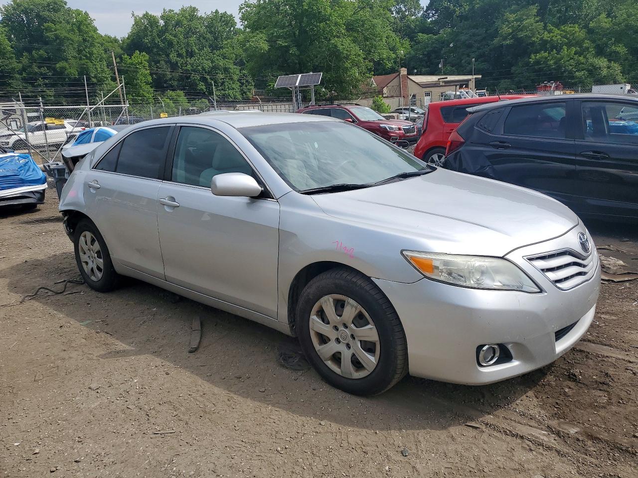 2010 Toyota Camry Le Silver vin: 4T1BF3EK7AU509821