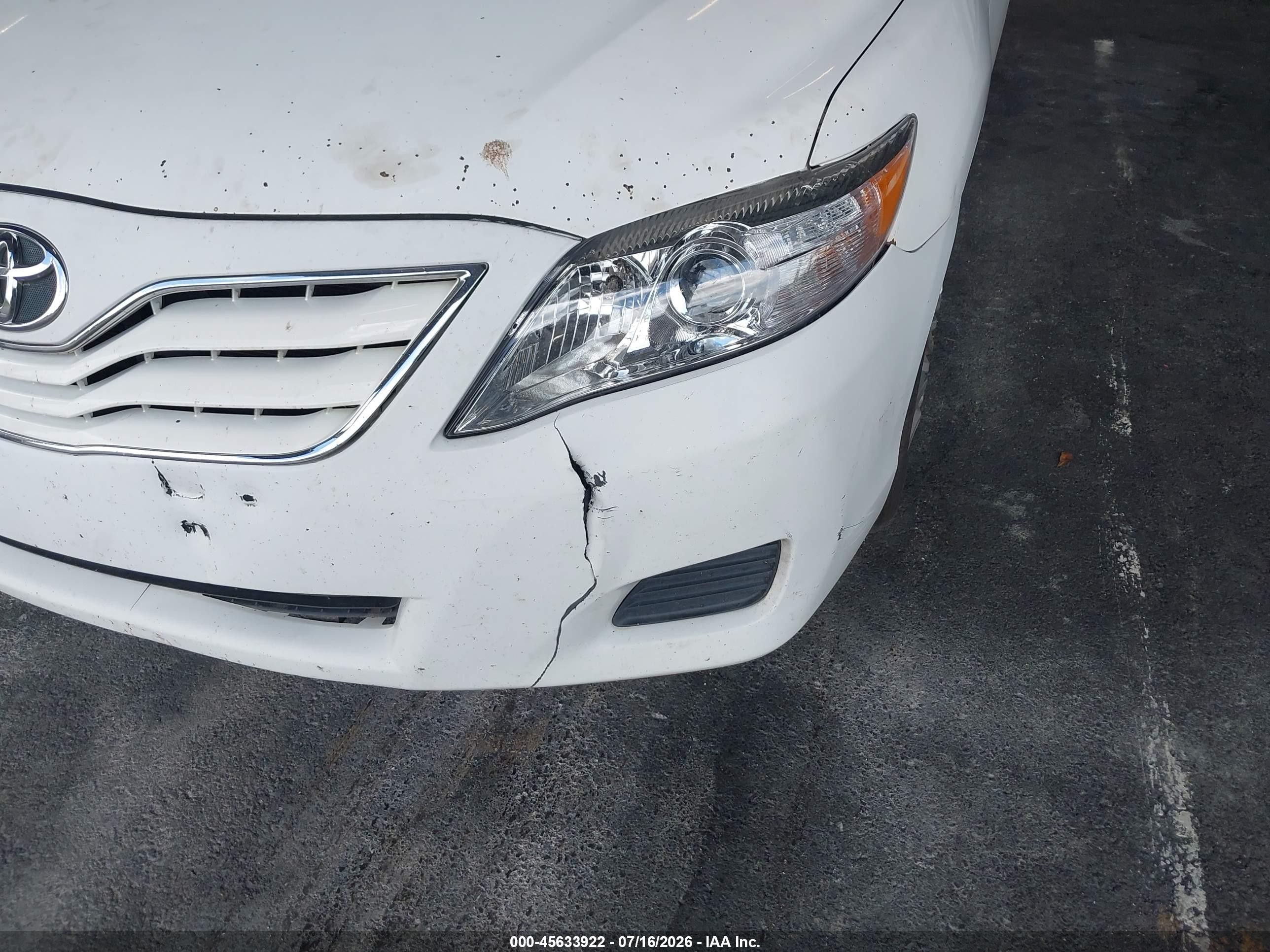 2010 Toyota Camry   Белый vin: 4T1BF3EK7AU511830