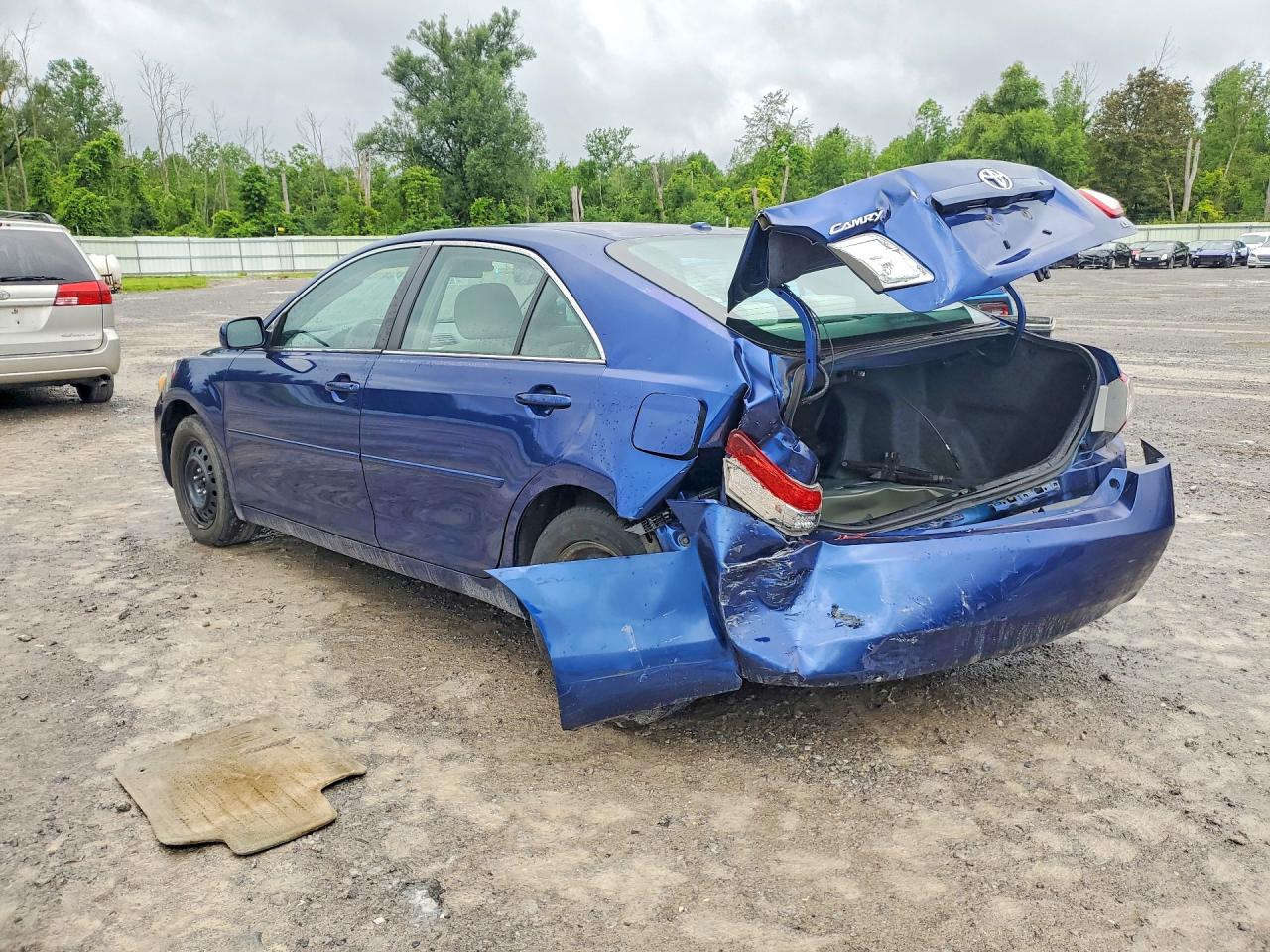 2010 Toyota Camry Le Blue vin: 4T1BF3EK7AU517000