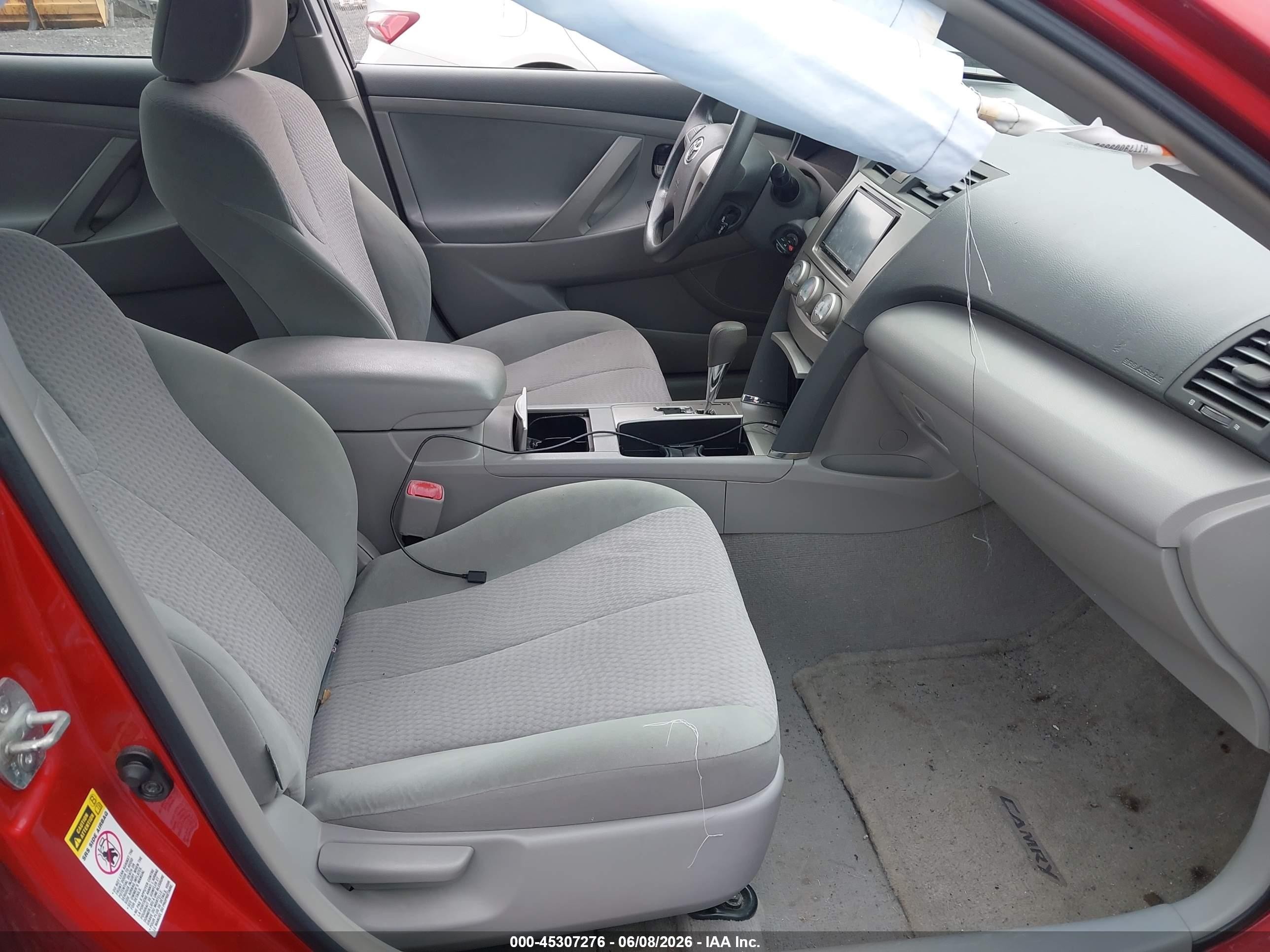 2010 Toyota Camry Le Red vin: 4T1BF3EK7AU520205