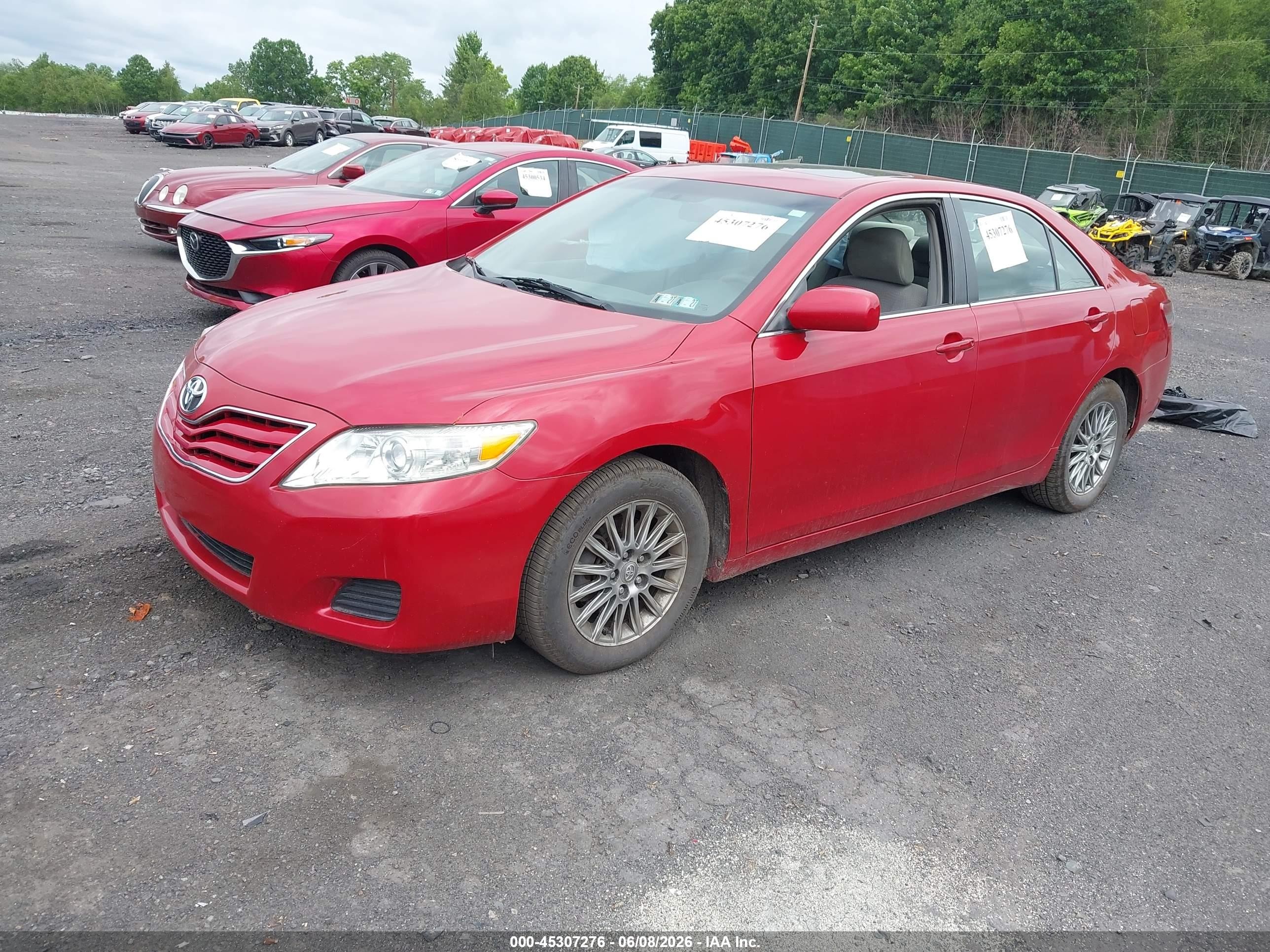2010 Toyota Camry Le Red vin: 4T1BF3EK7AU520205
